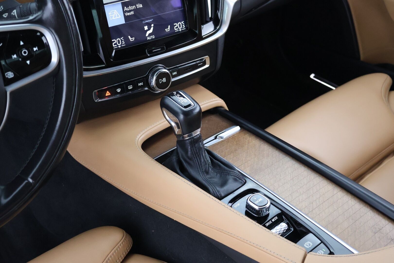 Volvo S90 2016 D5 AWD Inscription aut - ilman AD-blue järjestelmää | Suomi-Auto | ACC | 360-Kamera | Lisälämmitin | Muistipenkit | Nahkaverhoilu | Vetokoukku