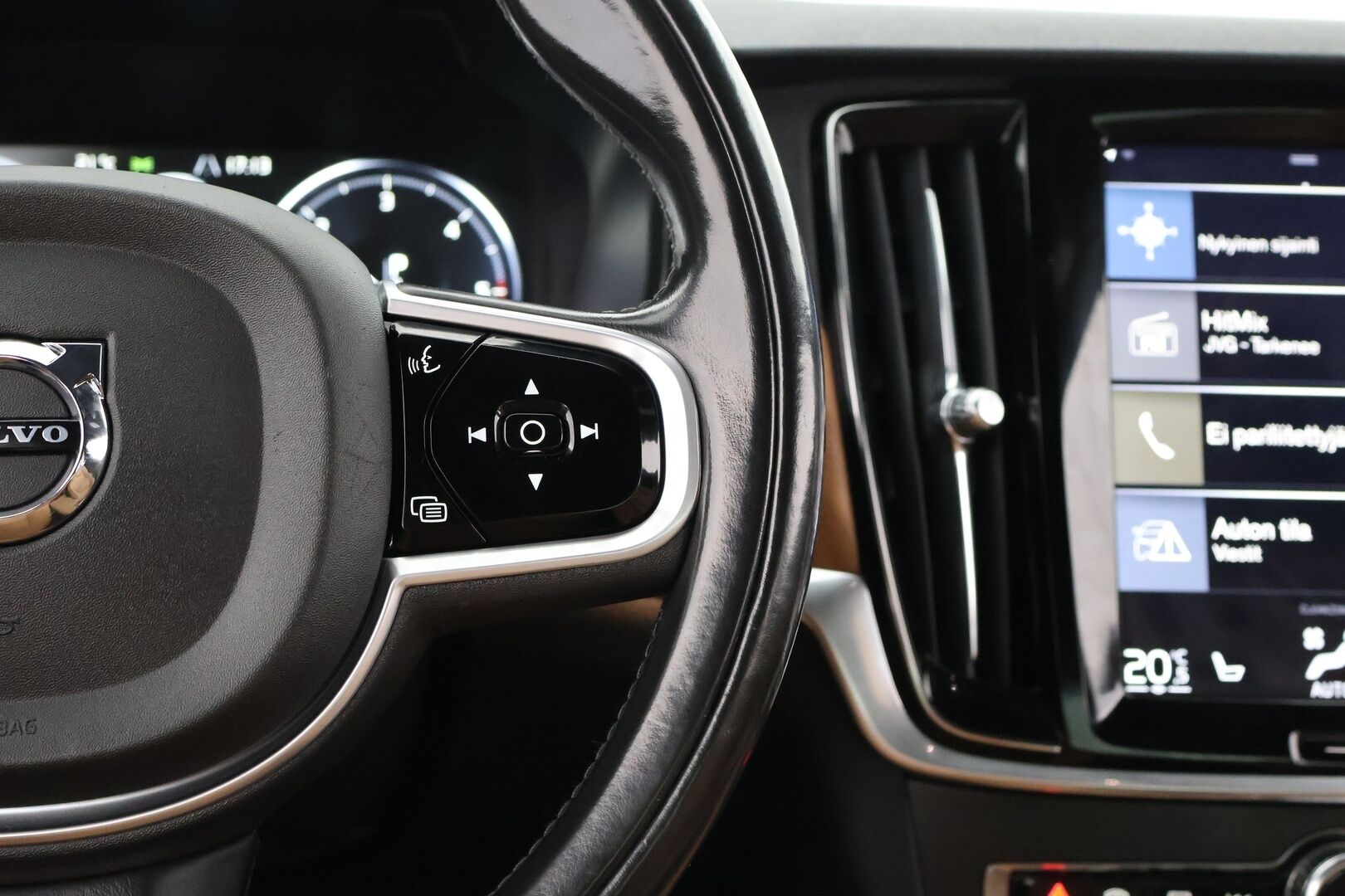 Volvo S90 2016 D5 AWD Inscription aut - ilman AD-blue järjestelmää | Suomi-Auto | ACC | 360-Kamera | Lisälämmitin | Muistipenkit | Nahkaverhoilu | Vetokoukku
