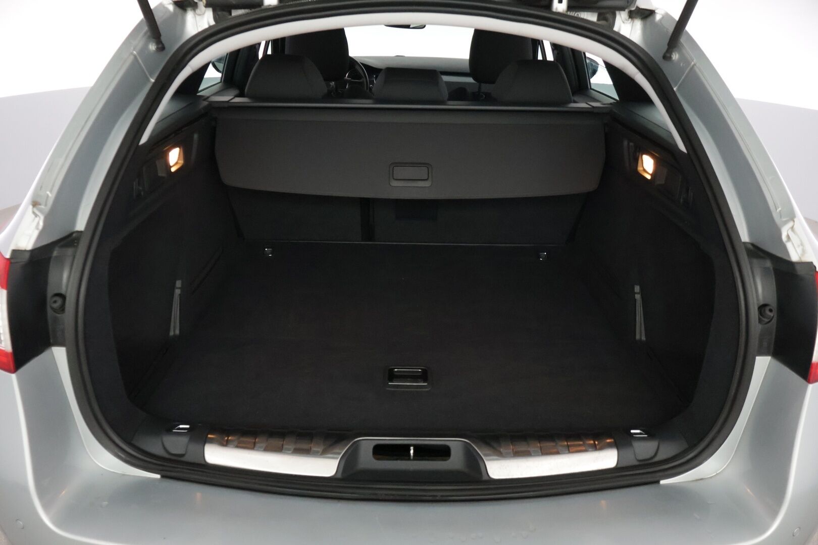 Peugeot 508 2017 SW Active BlueHDi 120 ** Lohko / Koukku / Vakkari / Bluetooth - ** Kahdet renkaat / Juuri katsastettu ** - HULLU BLACKWEEK KORKOTARJOUS 2,49%