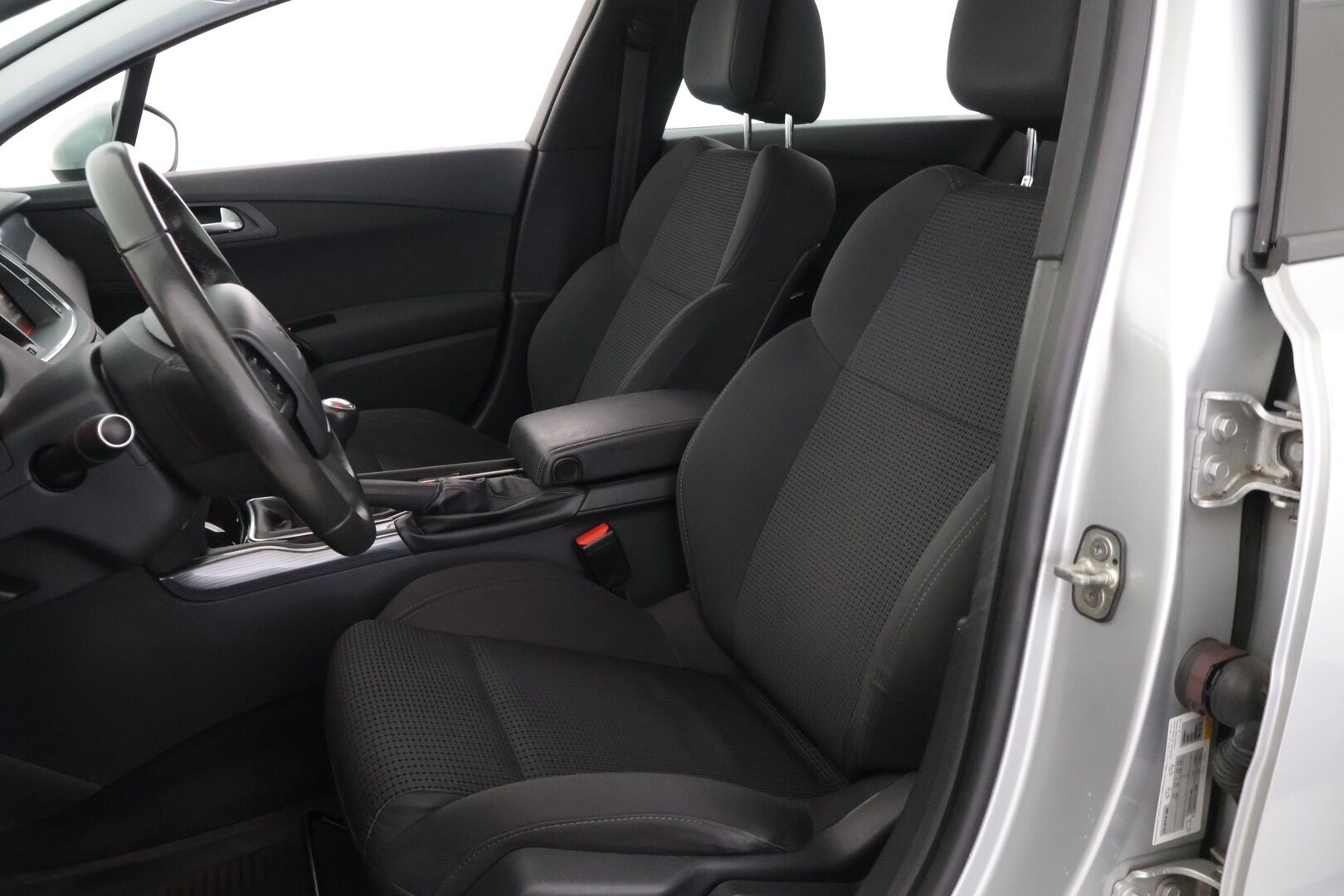 Peugeot 508 2017 SW Active BlueHDi 120 ** Lohko / Koukku / Vakkari / Bluetooth - ** Kahdet renkaat / Juuri katsastettu ** - HULLU BLACKWEEK KORKOTARJOUS 2,49%