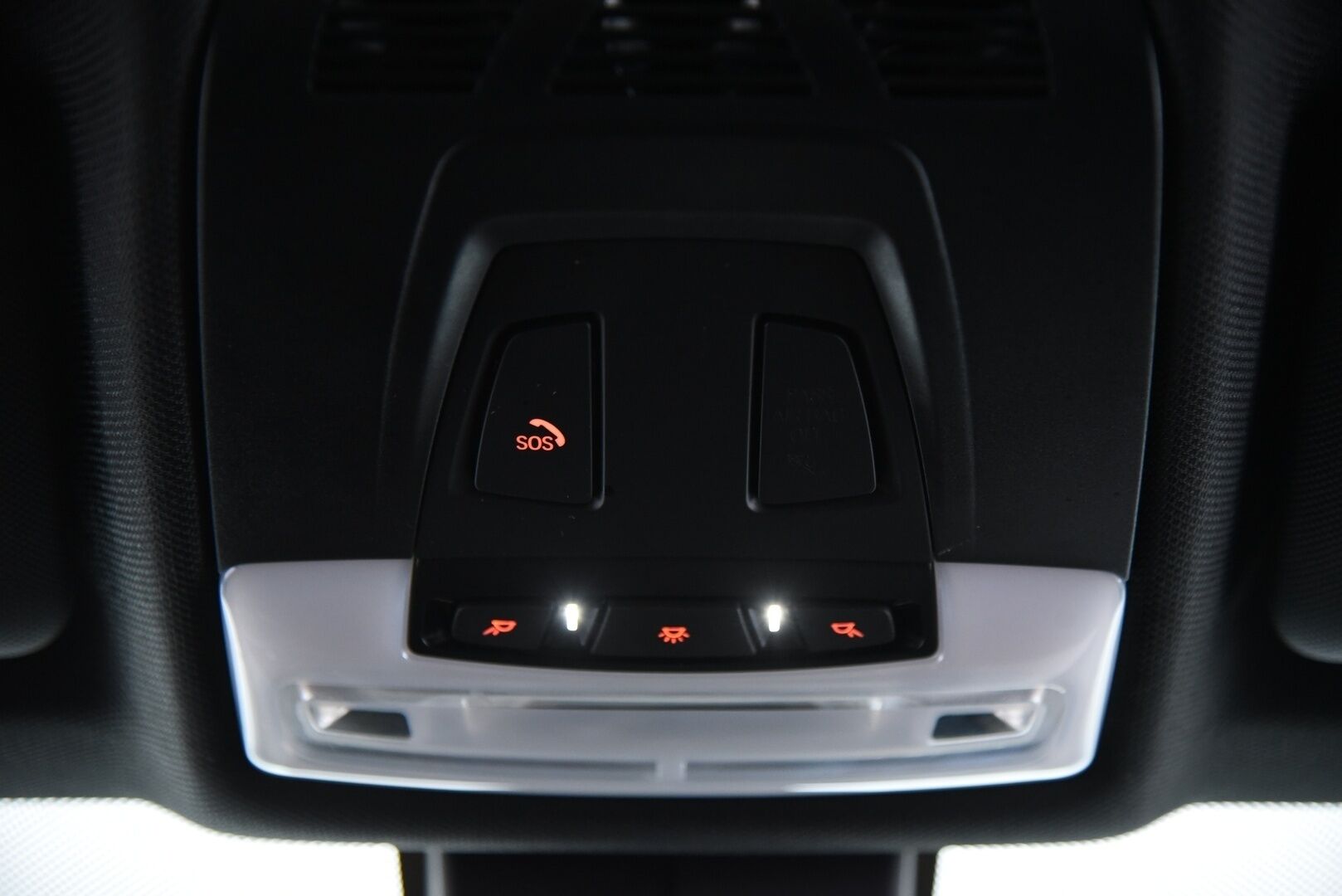 BMW 330 2017 F30 Sedan 330e A Business M Sport / Adapt. vak. / Muistipenkki / Adapt. LED / HiFi / P-Tutkat - Akku kuntotarkastettu! / Kahdet hyvät renkaat