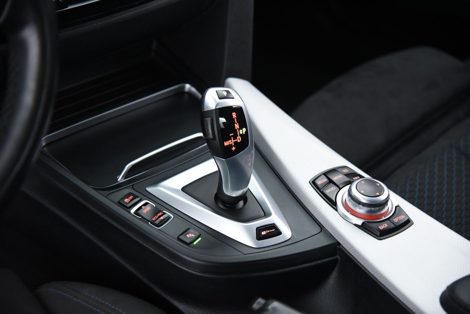 BMW 330 2017 F30 Sedan A Business M Sport - Adapt.vak | Muistipenkki | Adapt. LED | HiFi | P-Tutkat