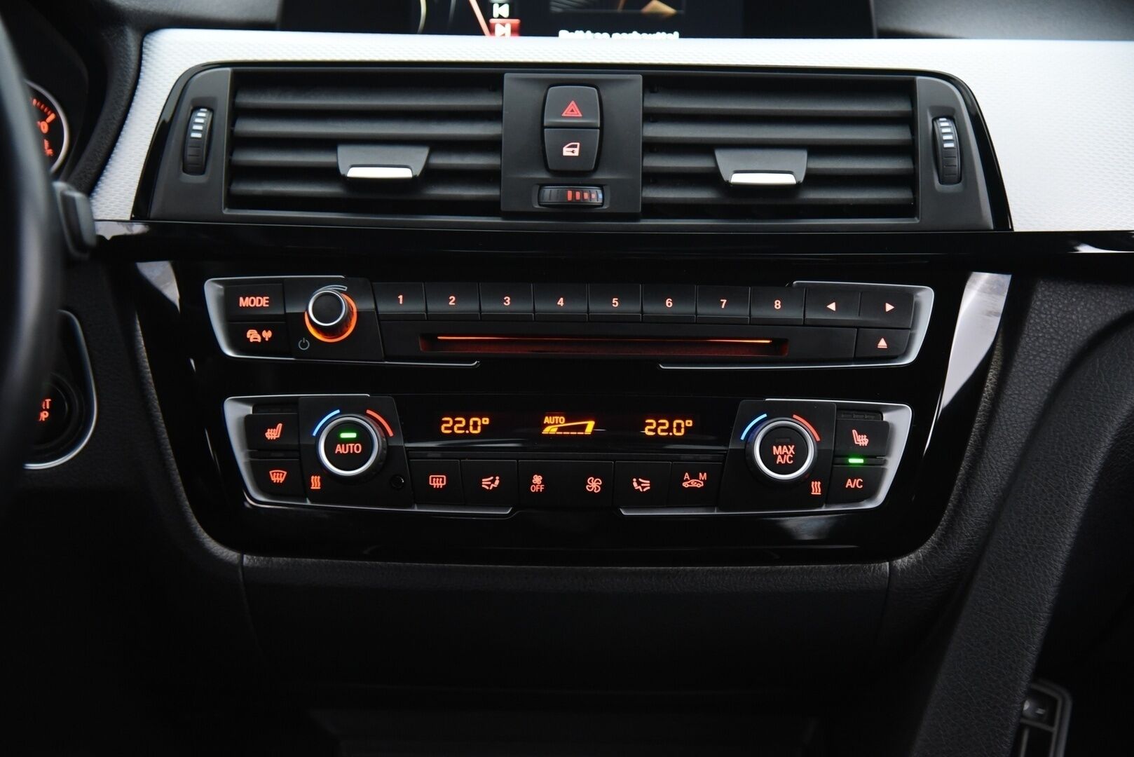 BMW 330 2017 F30 Sedan A Business M Sport - Adapt.vak | Muistipenkki | Adapt. LED | HiFi | P-Tutkat