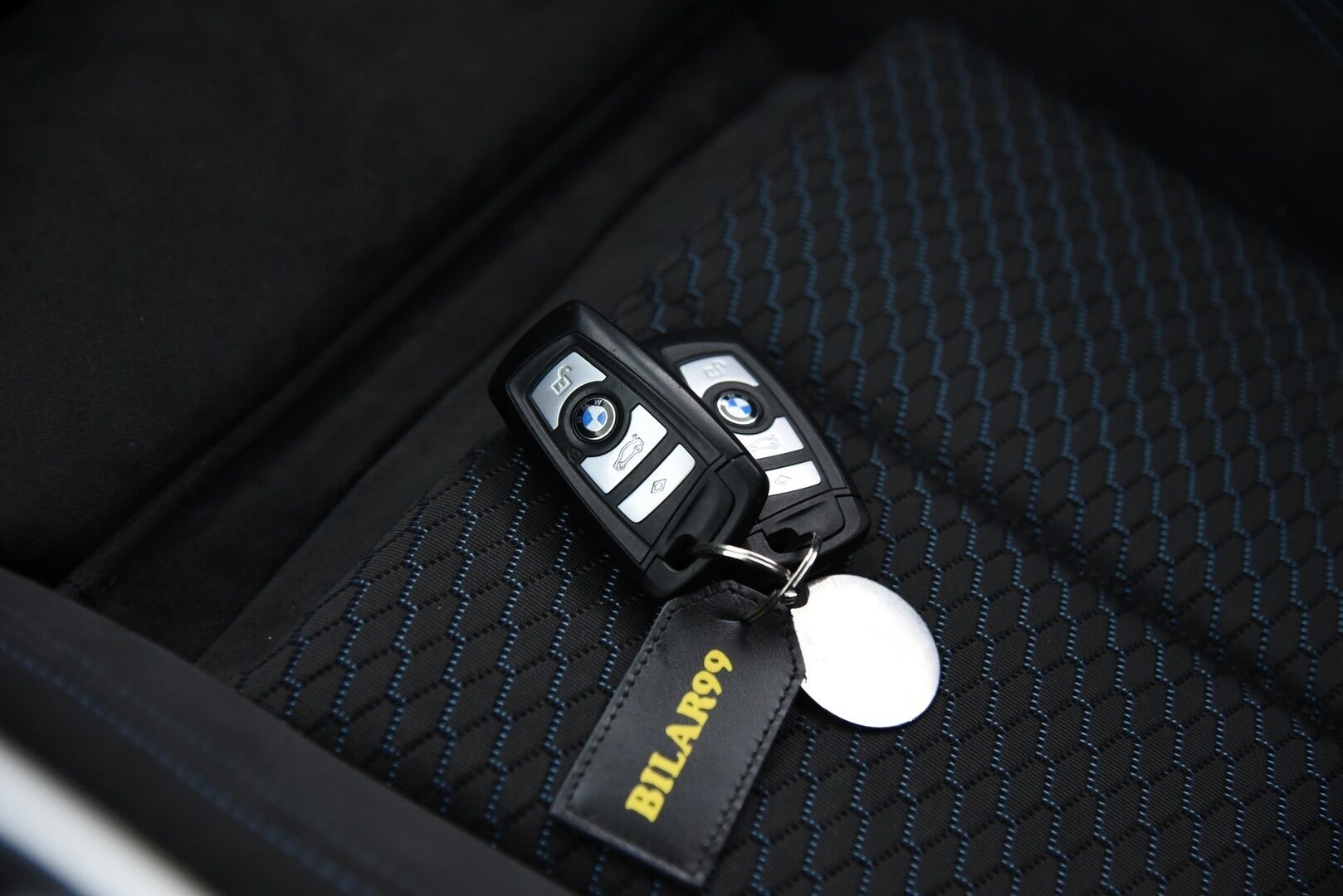 BMW 330 2017 F30 Sedan 330e A Business M Sport / Adapt. vak. / Muistipenkki / Adapt. LED / HiFi / P-Tutkat - Hyvät kesä- ja talvirenkaat BMW:n aluvanteilla! - HULLU BLACKWEEK KORKOTARJOUS 2,49%