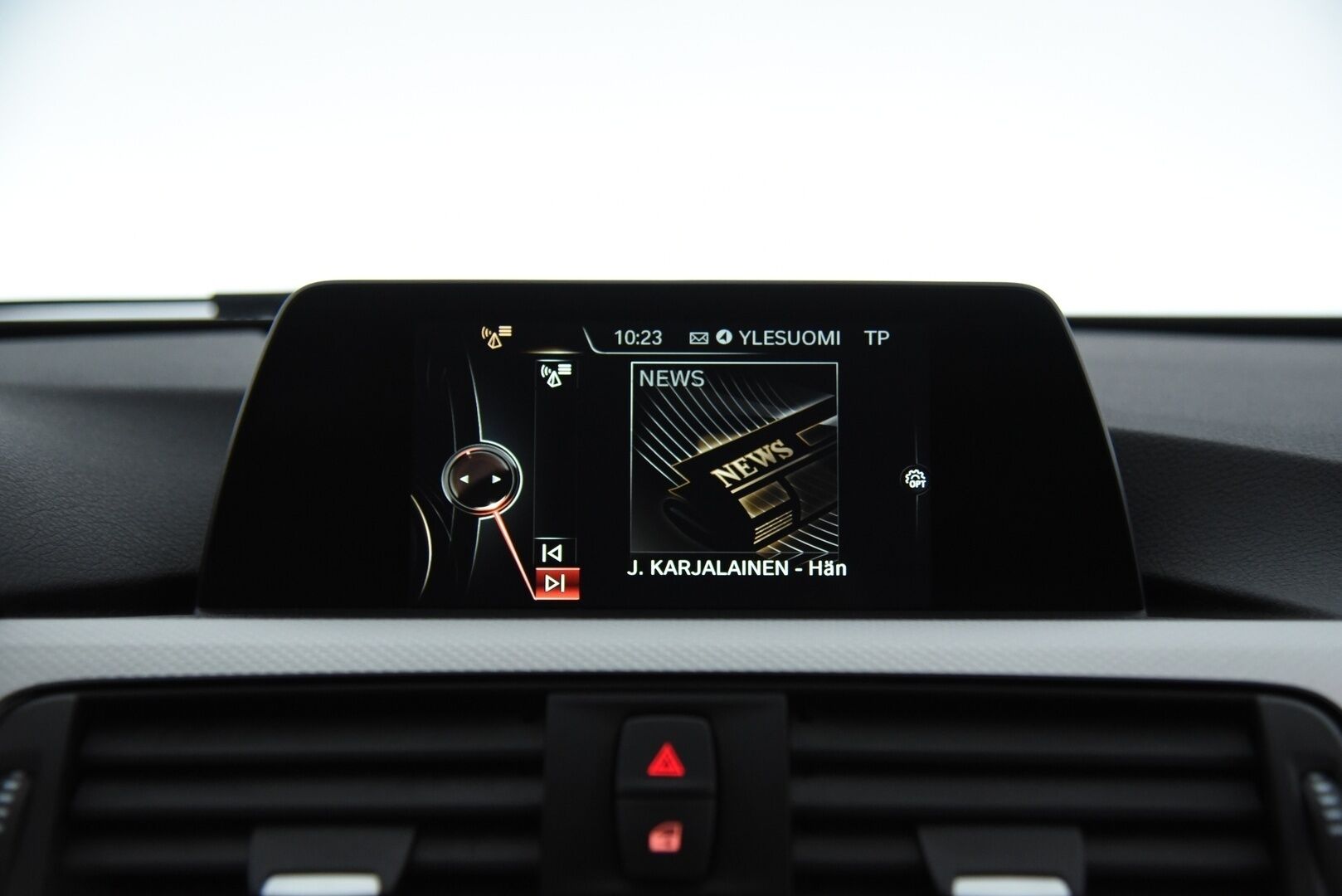 BMW 330 2017 F30 Sedan 330e A Business M Sport / Adapt. vak. / Muistipenkki / Adapt. LED / HiFi / P-Tutkat - Akku kuntotarkastettu! / Kahdet hyvät renkaat