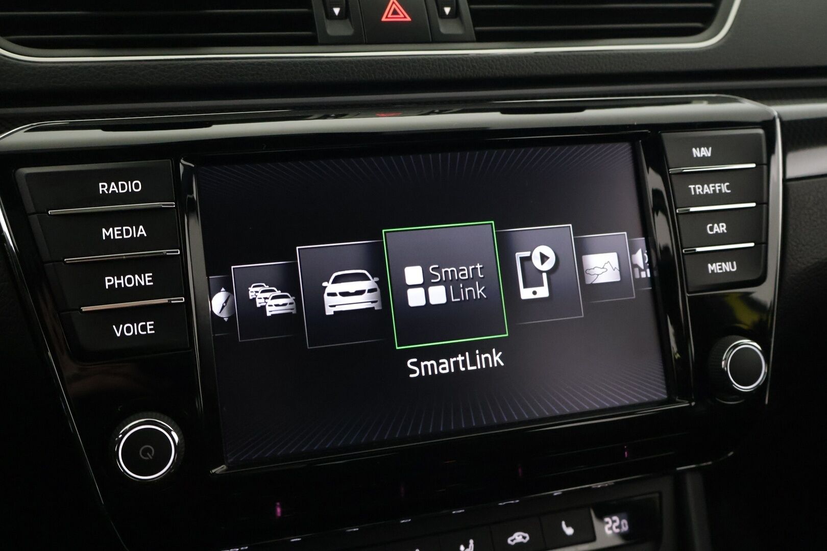 Skoda Superb 2017 1,4 TSI ACT SportLine - Panorama | ACC | Muistipenkki | Canton | P-Kamera | Tutkat | Navi | Ambient | Koukku | Webasto