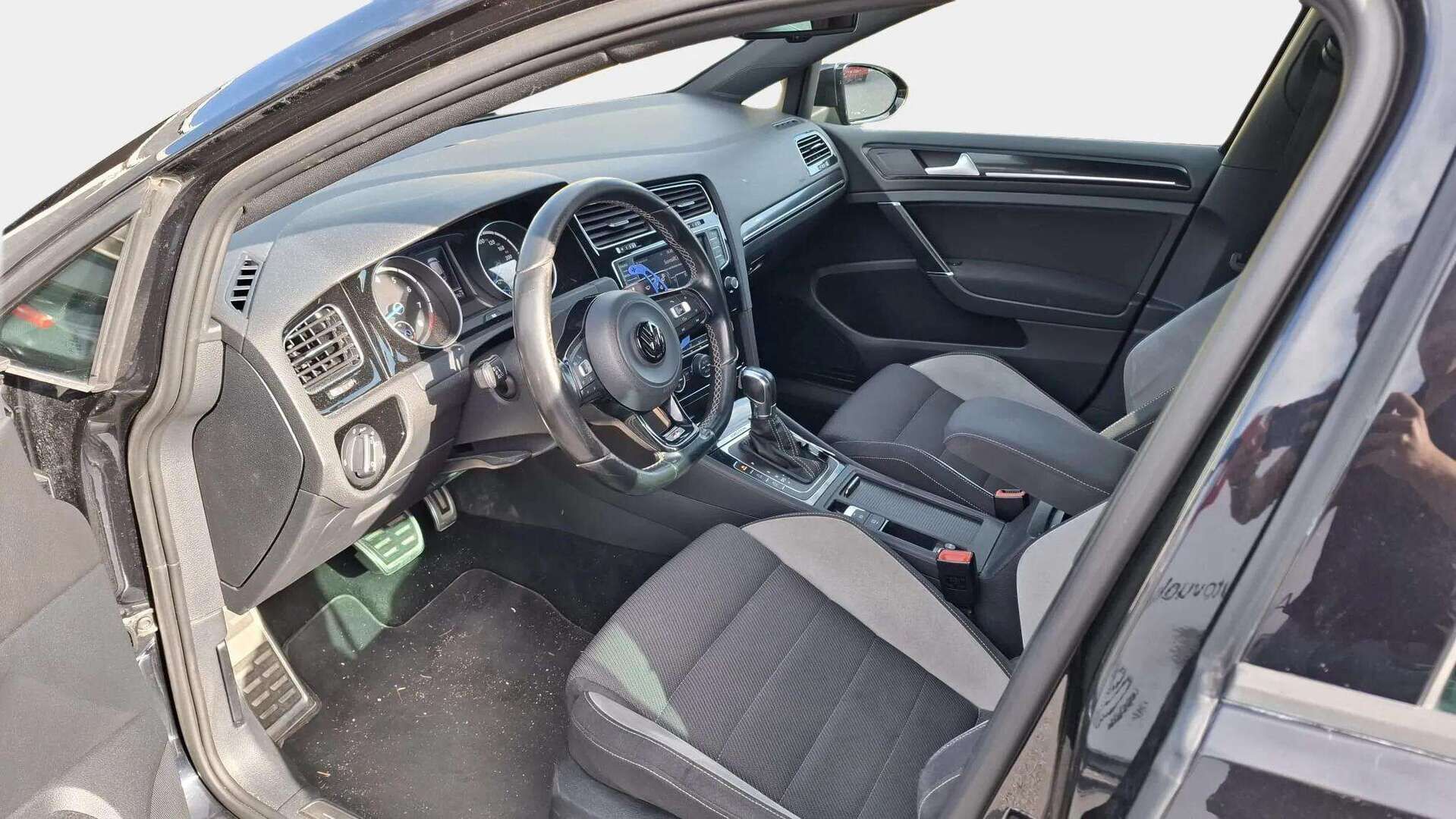 Volkswagen Golf 2014 R 2,0 TSI 221 kW (300 hv) 4MOTION DSG-automaatti - | Bixenon | Tutkat | Navi | Vakkari | Led-lisävalo | Tulossa myyntiin, kysy lisätiedot myyjältä! |