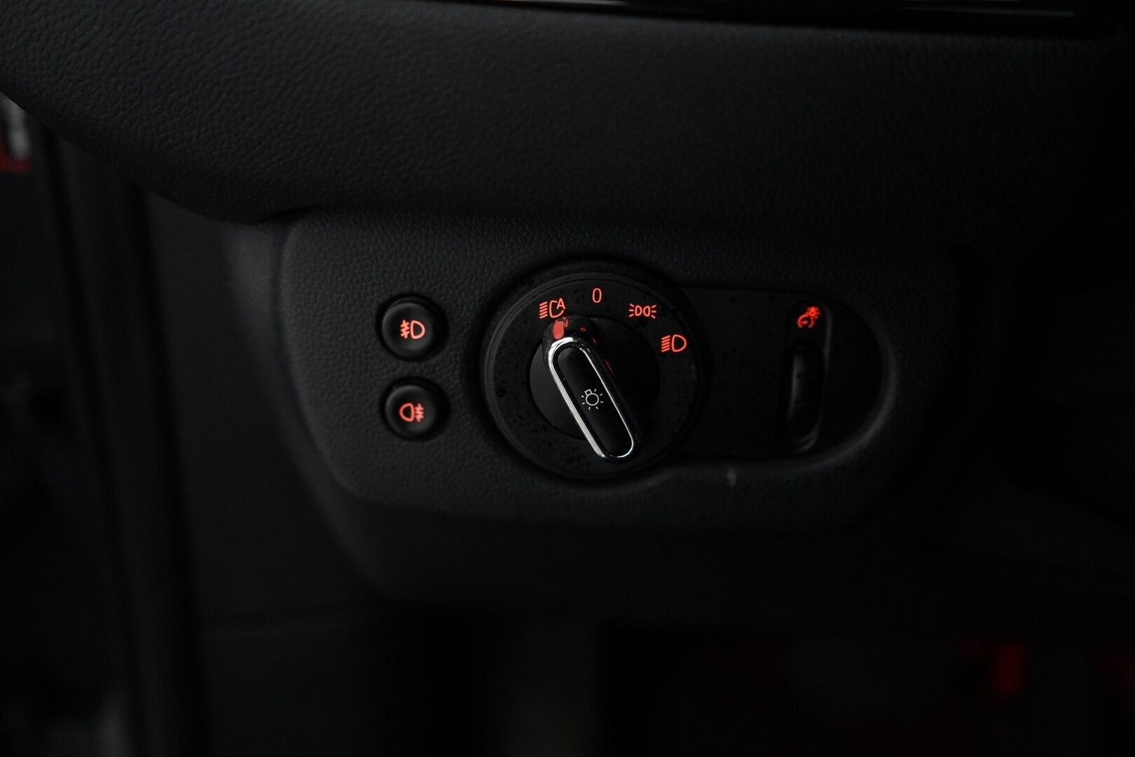 Mini Clubman 2016 Cooper SD A Business *ACC / Panorama / H&K / Nahat / KeyLessGo / HUD* - Kahdet renkaat alumiinivantein / Juuri huollettu - HULLU BLACKWEEK KORKOTARJOUS 2,49%