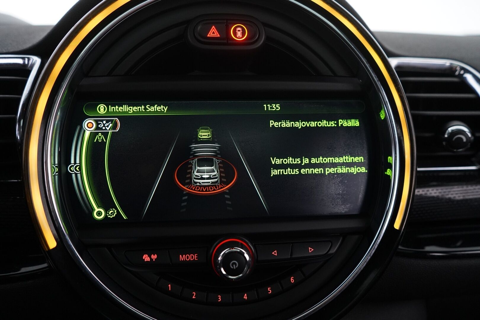 Mini Clubman 2016 Cooper SD A Business *ACC / Panorama / H&K / Nahat / KeyLessGo / HUD* - Kahdet renkaat alumiinivantein / Juuri huollettu