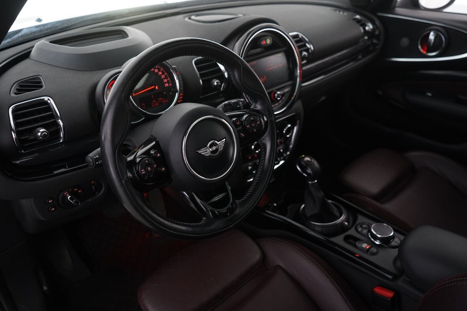 Mini Clubman 2016 Cooper SD A Business *ACC / Panorama / H&K / Nahat / KeyLessGo / HUD* - Kahdet renkaat alumiinivantein / Juuri huollettu - HULLU BLACKWEEK KORKOTARJOUS 2,49%