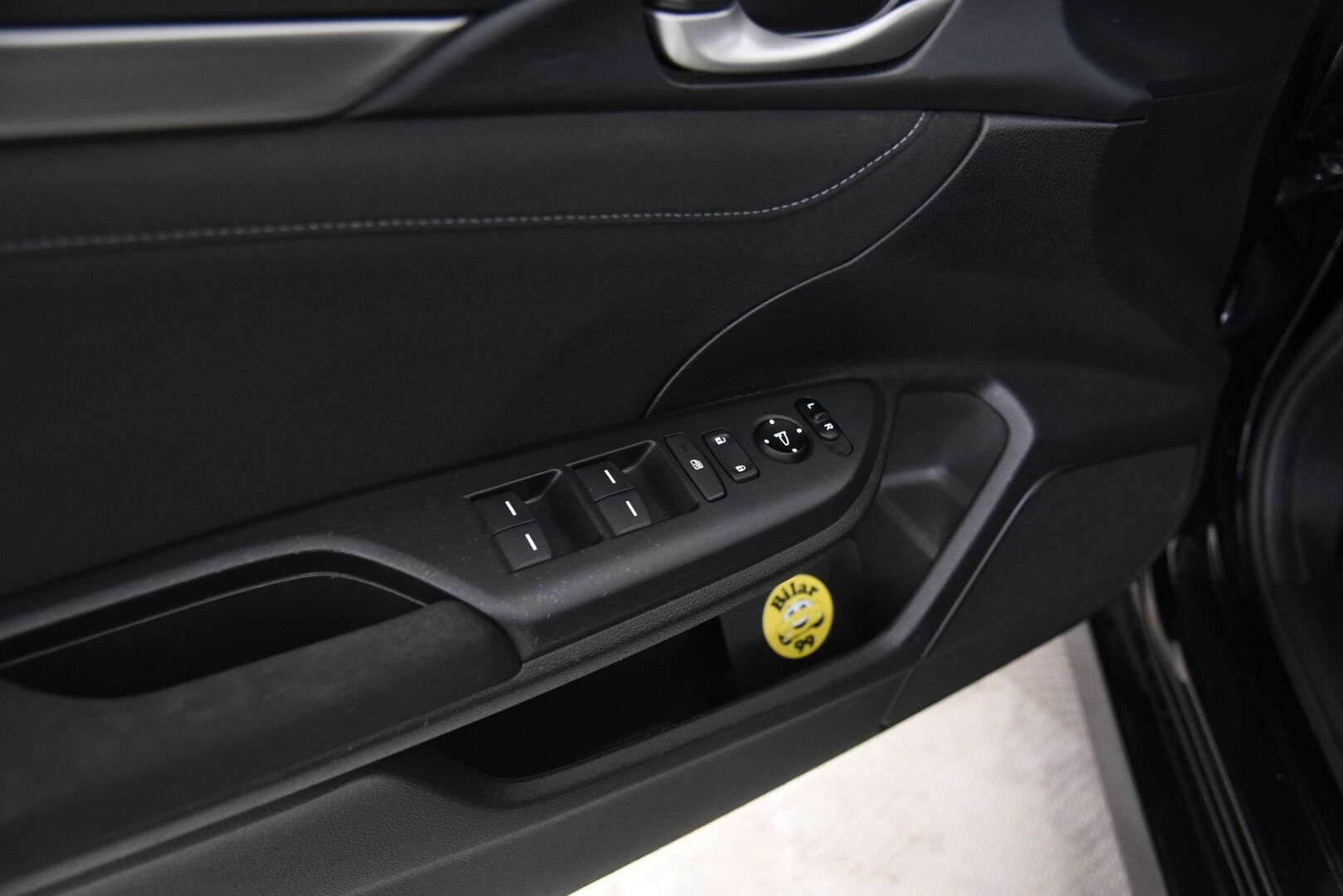 Honda Civic 2018 HB 129 hv Business AT * Adapt.vakkari / Kaistavahti / Suomi-auto * - Merkkihuollot / Jakopää vaihdettu / Juuri huollettu / Hyvällä historialla - HULLUT AVAJAISHULINAT KORKOTARJOUS 3,29 %