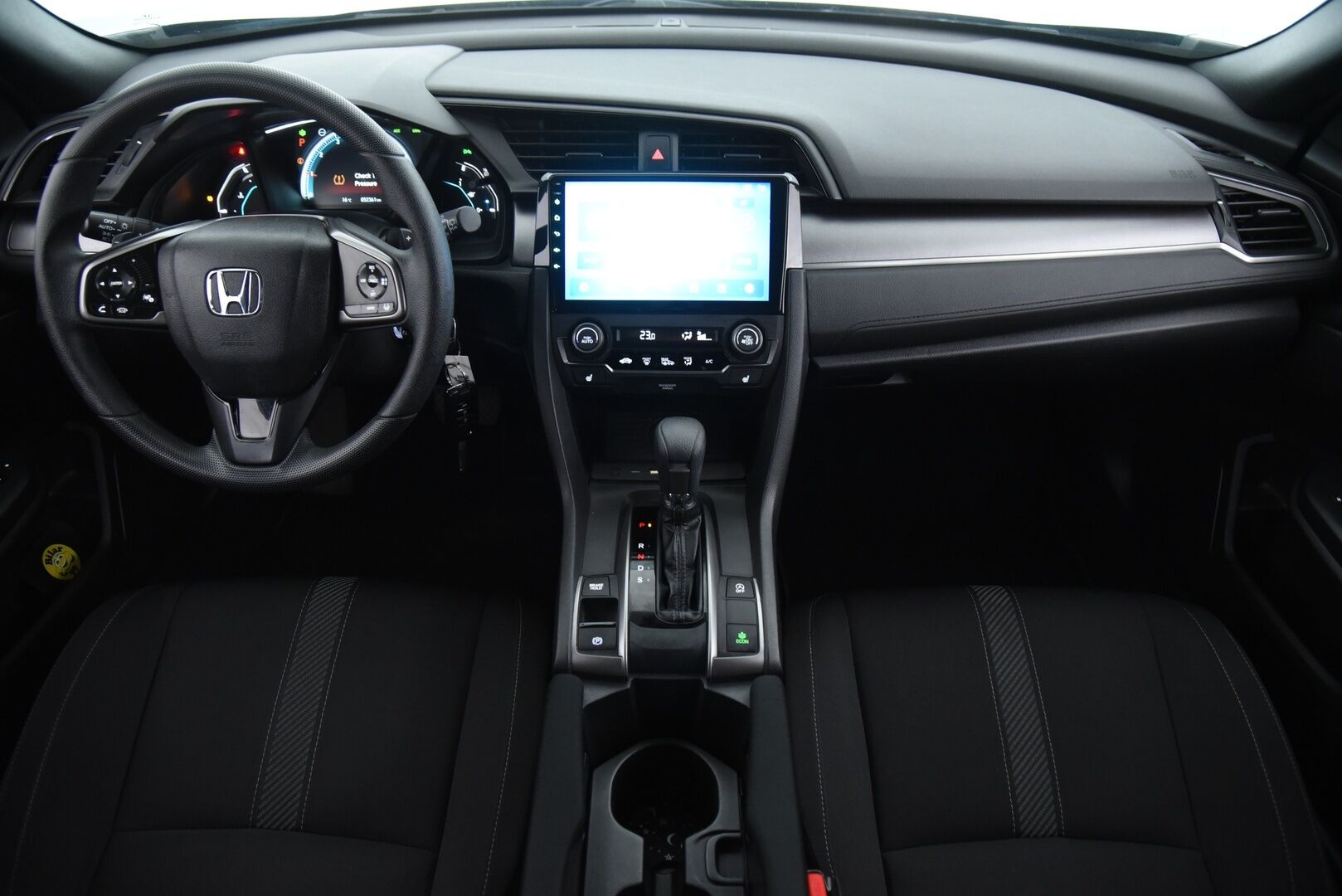 Honda Civic 2018 HB 129 hv Business AT * Adapt.vakkari / Kaistavahti / Suomi-auto * - Merkkihuollot / Jakopää vaihdettu / Juuri huollettu / Hyvällä historialla