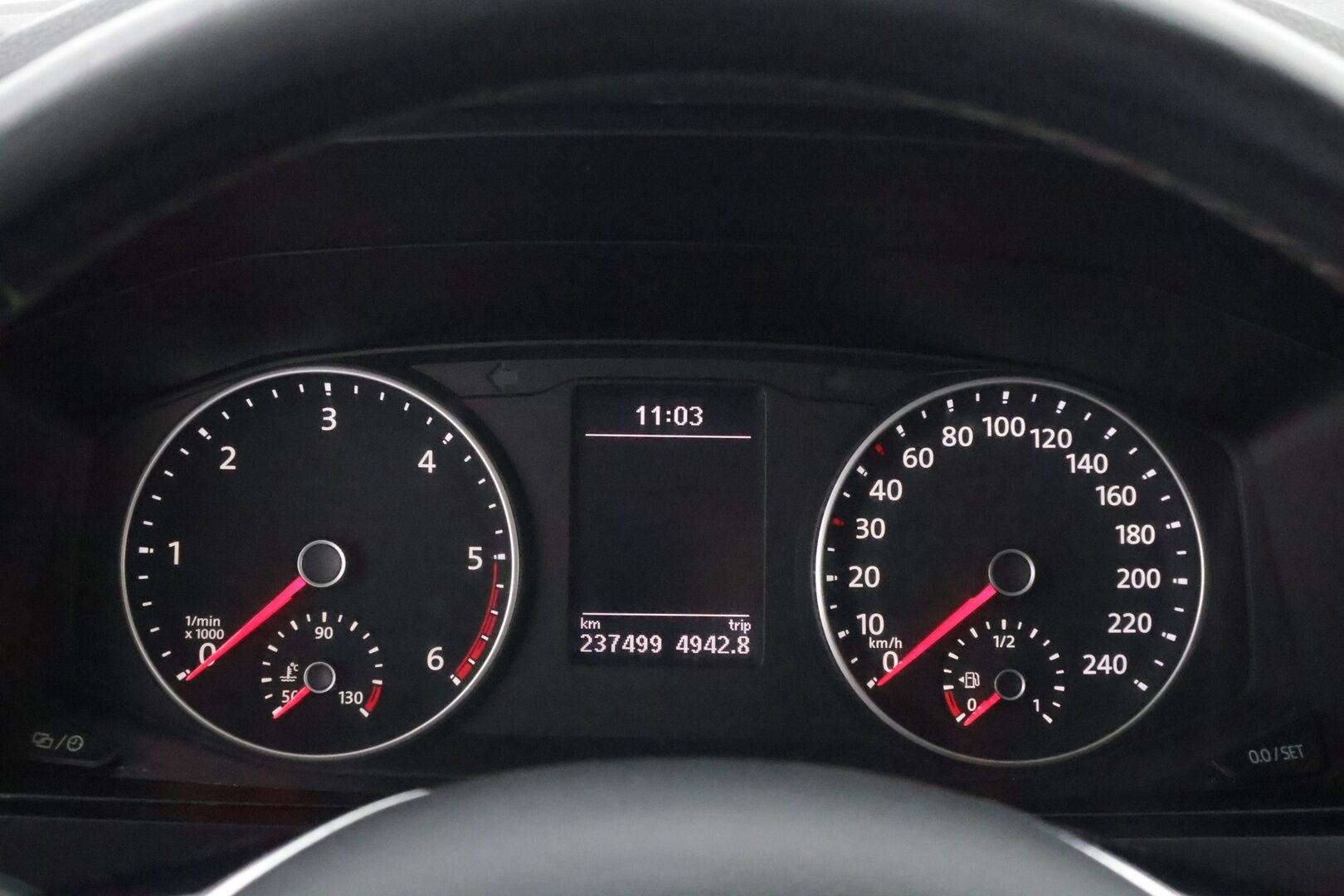 Volkswagen Transporter 2017 umpipakettiauto Pitkä 2,0 TDI 110kW DSG (FI17) BULLI * Webasto / Vetokoukku / LED / Kylkiputket & Lisävalot / Vakkari - Näyttävä / Isosti huollettu / Jakopää tehty / Juuri tullut Tampereelle!