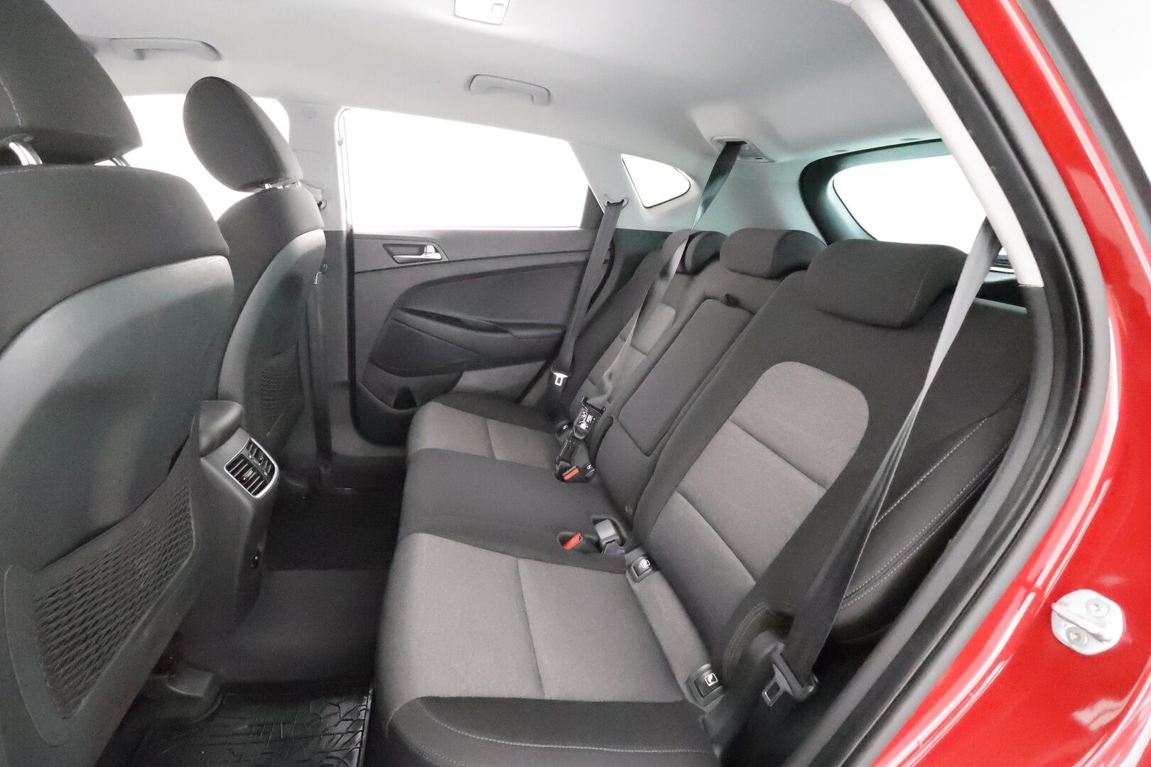 Hyundai Tucson 2020 1,6 CRDi 136 hv 48V hybrid 7-DCT-aut Comfort * Vakkari / Koukku / Lohko+Sisä / Navi / LED / Keyless / Ratinlämmitin * - P.Kamera / Suomi-auto / Kahdet renkaat aluvanteilla - HULLUT AVAJAISHULINAT KORKOTARJOUS 3,29 %