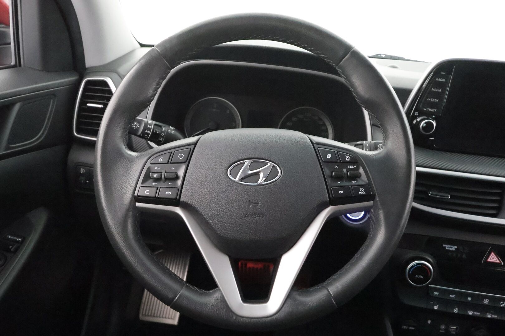 Hyundai Tucson 2020 1,6 CRDi 136 hv 48V hybrid 7-DCT-aut Comfort * Vakkari / Koukku / Lohko+Sisä / Navi / LED / Keyless / Ratinlämmitin * - P.Kamera / Suomi-auto / Kahdet renkaat aluvanteilla - HULLUT AVAJAISHULINAT KORKOTARJOUS 3,29 %