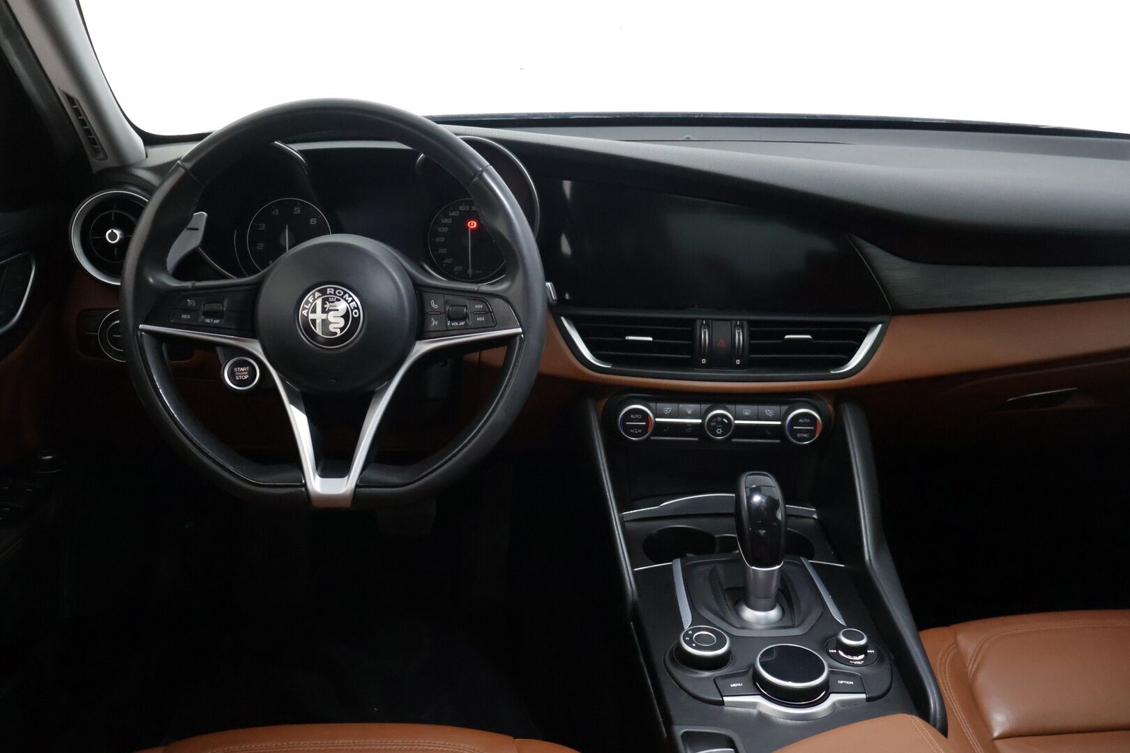 Alfa Romeo Giulia 2017 2,0 Bensiini 200hp AT8 Super - | Suomi-auto | Muistipenkit | Nahkasisusta | Keyless go | P.Tutkat |