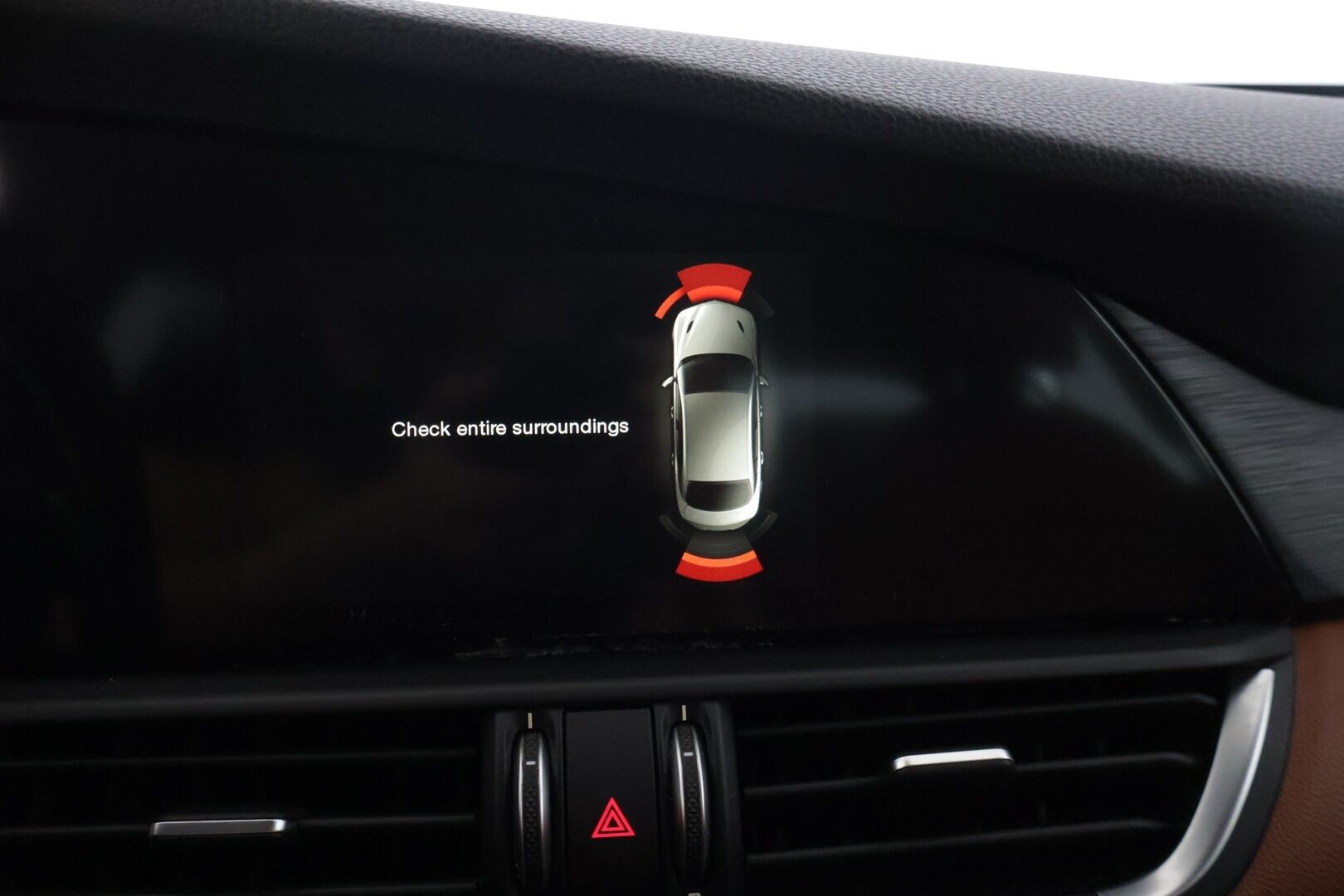 Alfa Romeo Giulia 2017 2,0 Bensiini 200hp AT8 Super - | Suomi-auto | Muistipenkit | Nahkasisusta | Keyless go | P.Tutkat |