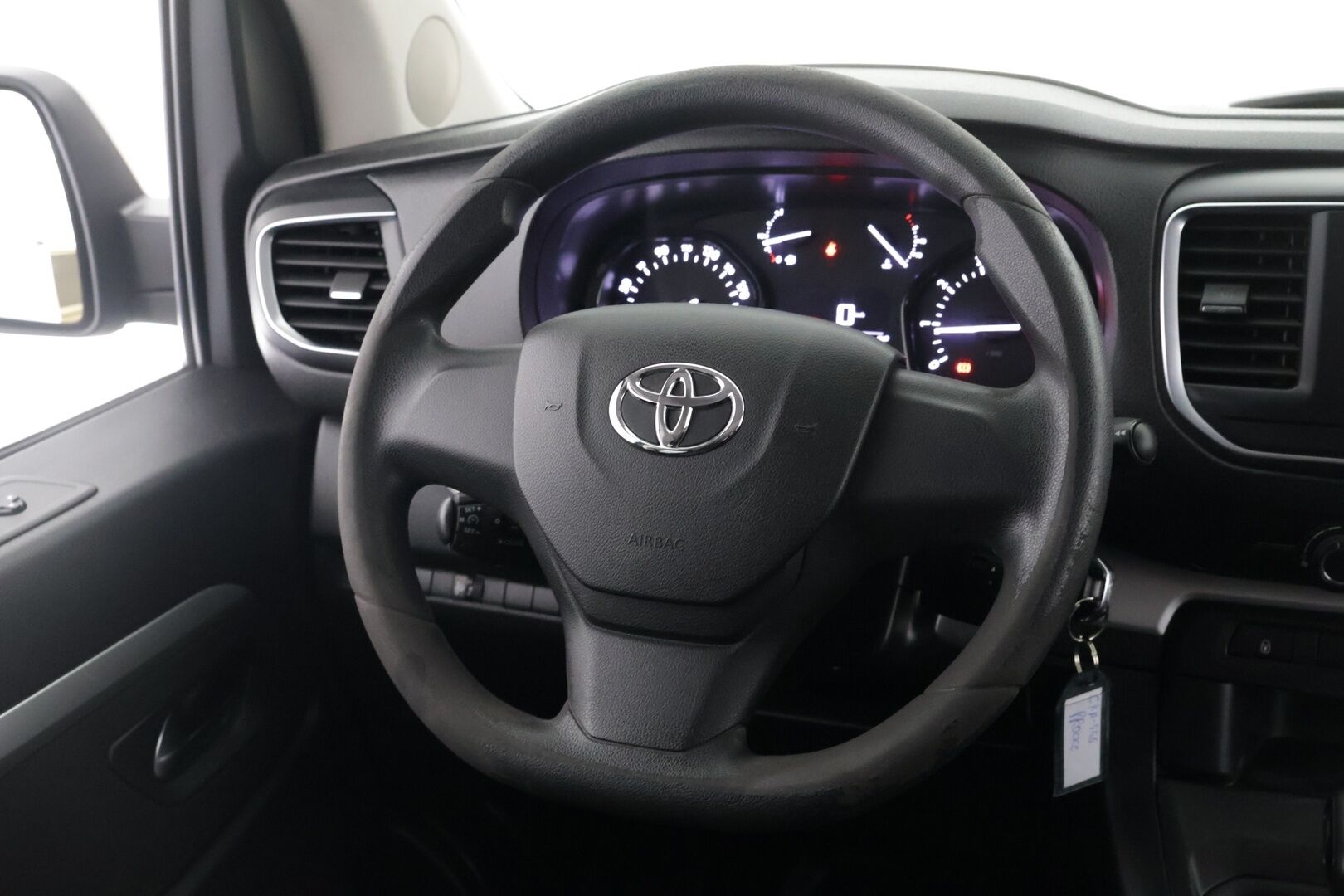Toyota Proace Verso 2017 Active L1 1,6 D 115 - Vakkari / Kahdet renkaat / Hyvin huollettu / Vetokoukku - KORKO VAIN 3,99 %
