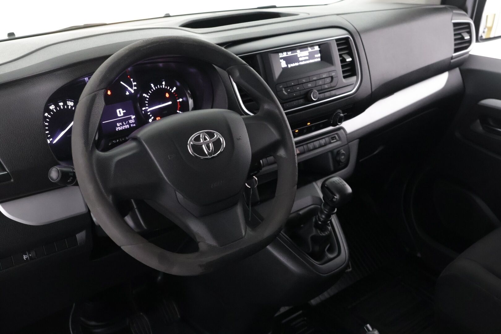 Toyota Proace Verso 2017 Active L1 1,6 D 115 - Vakkari / Kahdet renkaat / Hyvin huollettu / Vetokoukku - KORKO VAIN 3,99 %