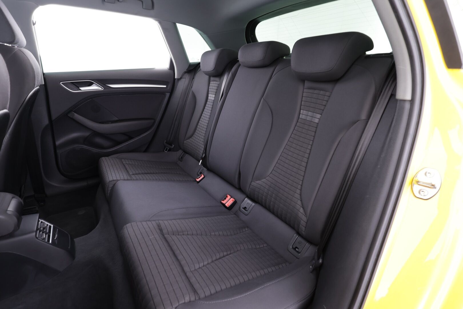 Audi A3 2017 Sportback Land of quattro Edition 2,0 TFSI 140 kW quattro S tronic * ACC / P.tutkat / Matrix LED / Webasto * - KeylessGo / Suomi-auto / Kahdet renkaat aluvanteilla - HULLU BLACKWEEK KORKOTARJOUS 2,49%