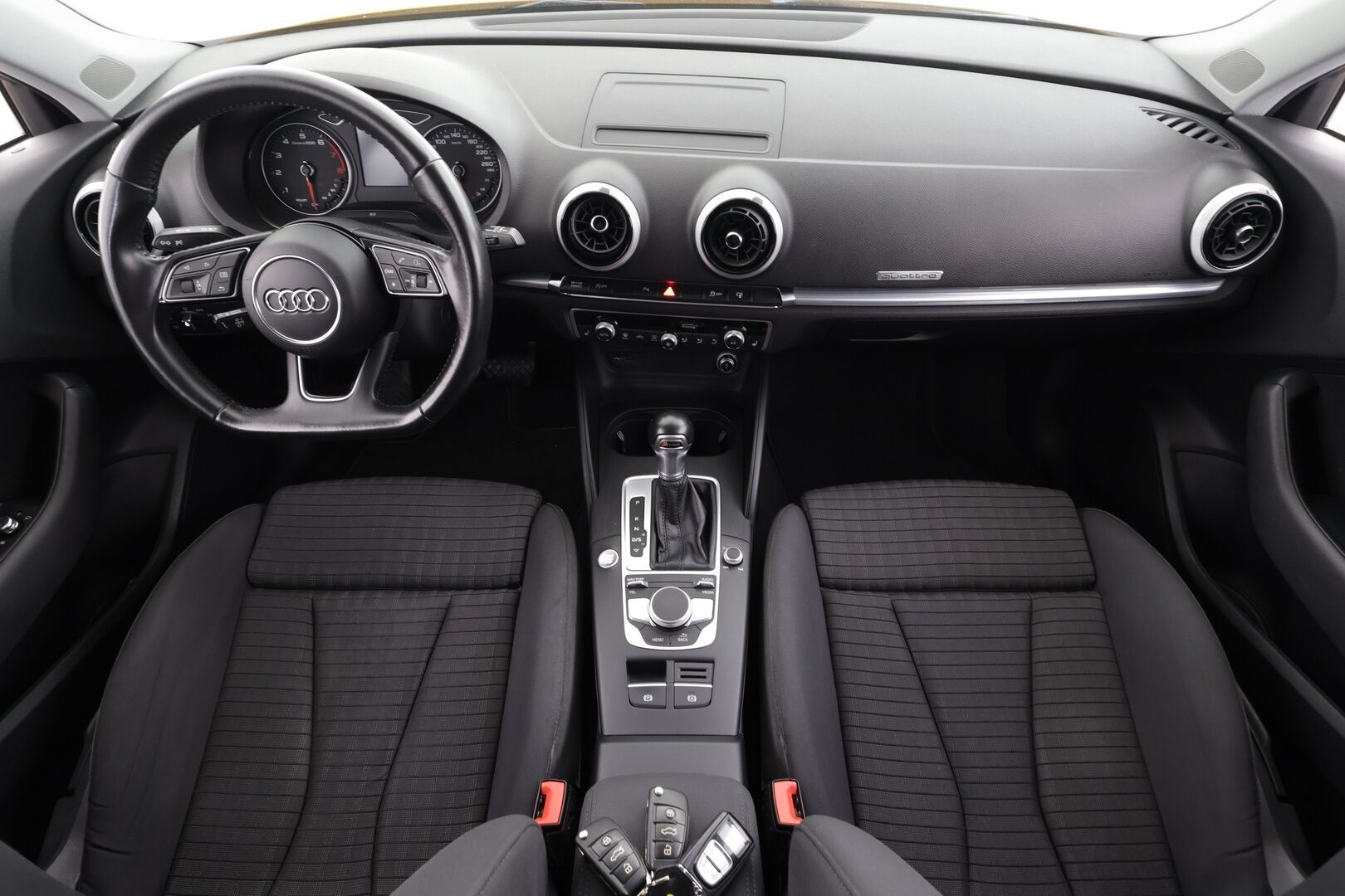 Audi A3 2017 Sportback Land of quattro Edition 2,0 TFSI 140 kW quattro S tronic * ACC / P.tutkat / Matrix LED / Webasto * - KeylessGo / Suomi-auto / Kahdet renkaat aluvanteilla - HULLU BLACKWEEK KORKOTARJOUS 2,49%