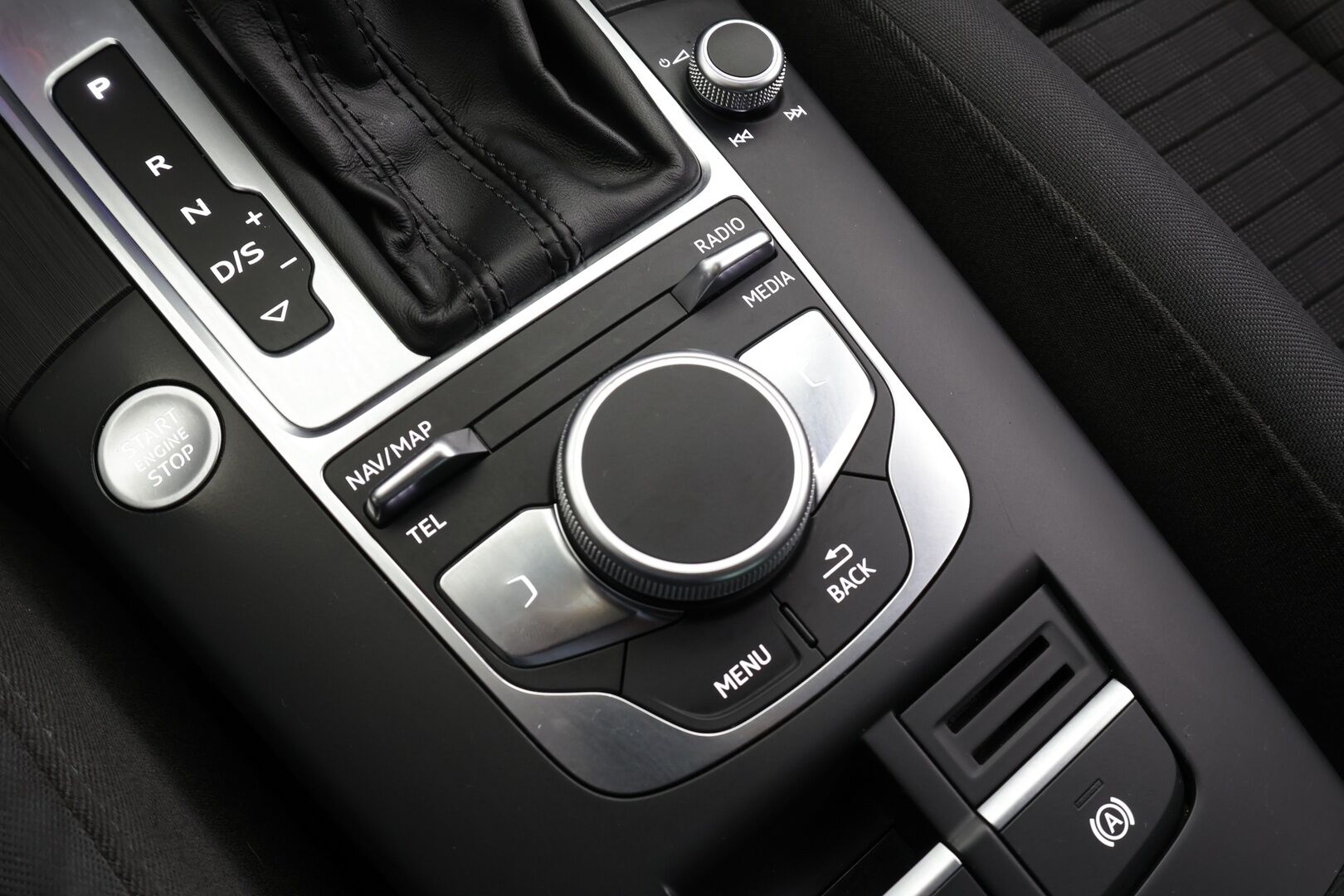 Audi A3 2017 Sportback Land of quattro Edition 2,0 TFSI 140 kW quattro S tronic * ACC / P.tutkat / Matrix LED / Webasto * - KeylessGo / Suomi-auto / Kahdet renkaat aluvanteilla - HULLU BLACKWEEK KORKOTARJOUS 2,49%