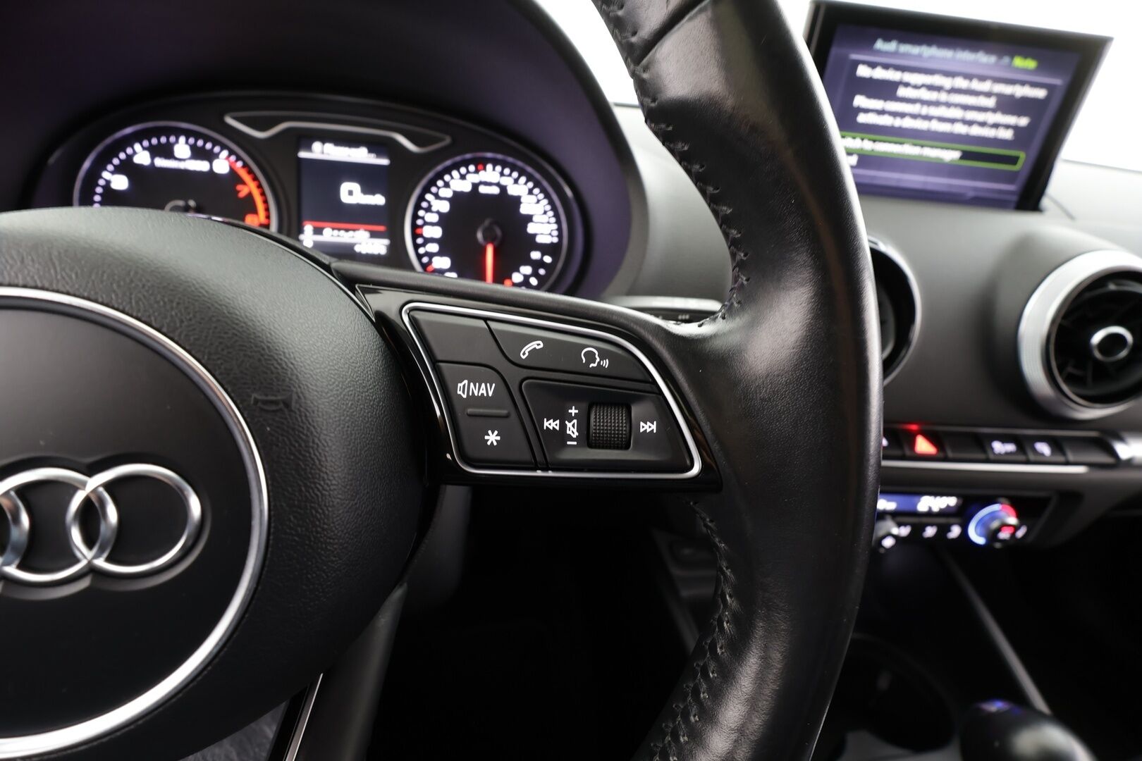 Audi A3 2017 Sportback Land of quattro Edition 2,0 TFSI 140 kW quattro S tronic * ACC / P.tutkat / Matrix LED / Webasto * - KeylessGo / Suomi-auto / Kahdet renkaat aluvanteilla - HULLU BLACKWEEK KORKOTARJOUS 2,49%