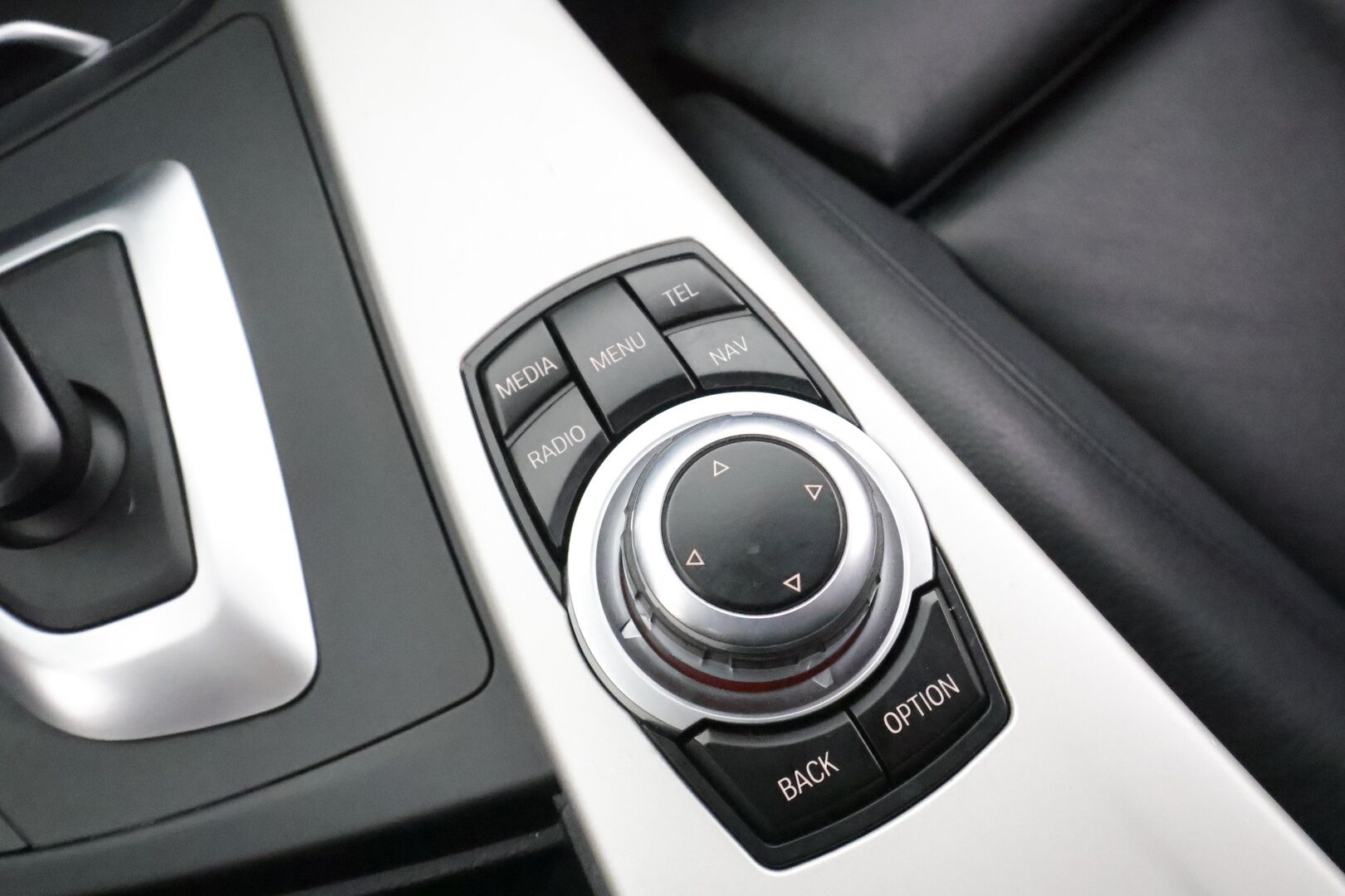 BMW 320 2017 F30 Sedan 320i A xDrive Business Exclusive Edition * Lohkolämmitin / Koukku / LED / P.Tutkat / Sportnahat / Vakkari / Navi * - Suomi-auto / Kahdet renkaat aluvanteilla - HULLUT AVAJAISHULINAT KORKOTARJOUS 3,29 %