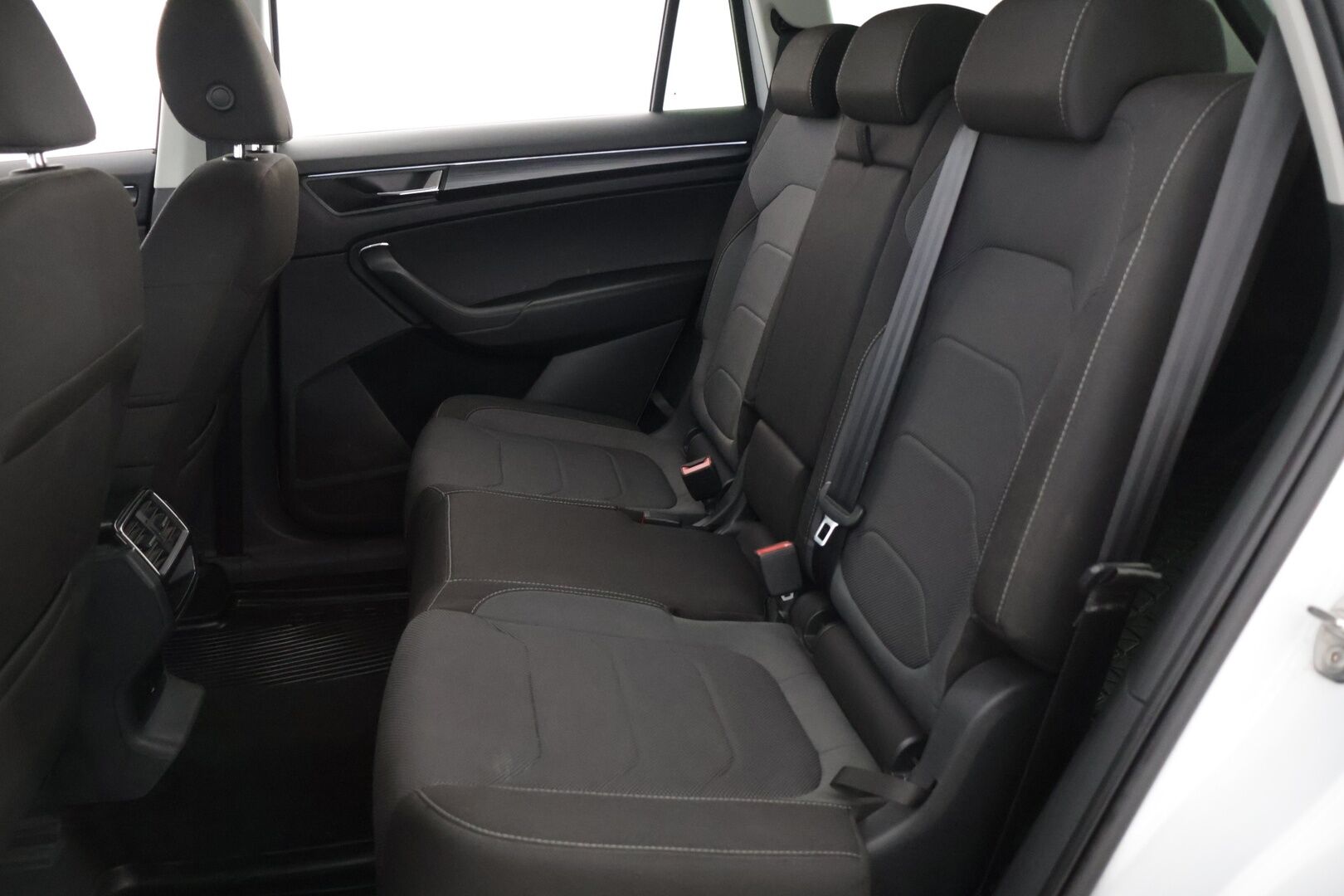 Skoda Kodiaq 2017 1,4 TSI ACT Ambition DSG Autom. / Webasto / Koukku / Tutkat / Sähkökontti - Suomi auto / Vakionopeudensäädin / AppleCarPlay / LED ajovalot / Lämmitettävä ohjauspyörä