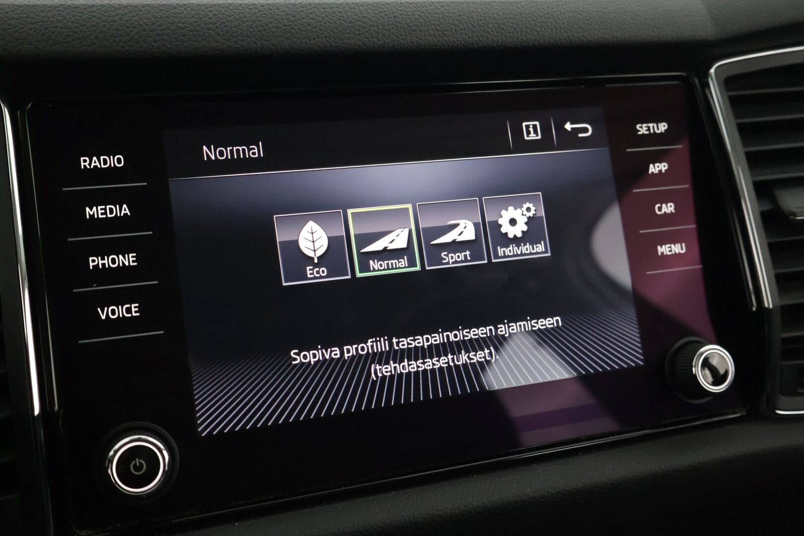 Skoda Kodiaq 2017 1,4 TSI ACT Ambition DSG Autom. / Webasto / Koukku / Tutkat / Sähkökontti - Suomi auto / Vakionopeudensäädin / AppleCarPlay / LED ajovalot / Lämmitettävä ohjauspyörä