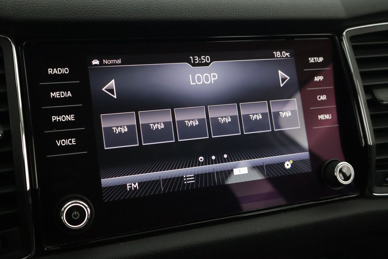 Skoda Kodiaq 2017 1,4 TSI ACT Ambition DSG Autom. / Webasto / Koukku / Tutkat / Sähkökontti - Suomi auto / Vakionopeudensäädin / AppleCarPlay / LED ajovalot / Lämmitettävä ohjauspyörä