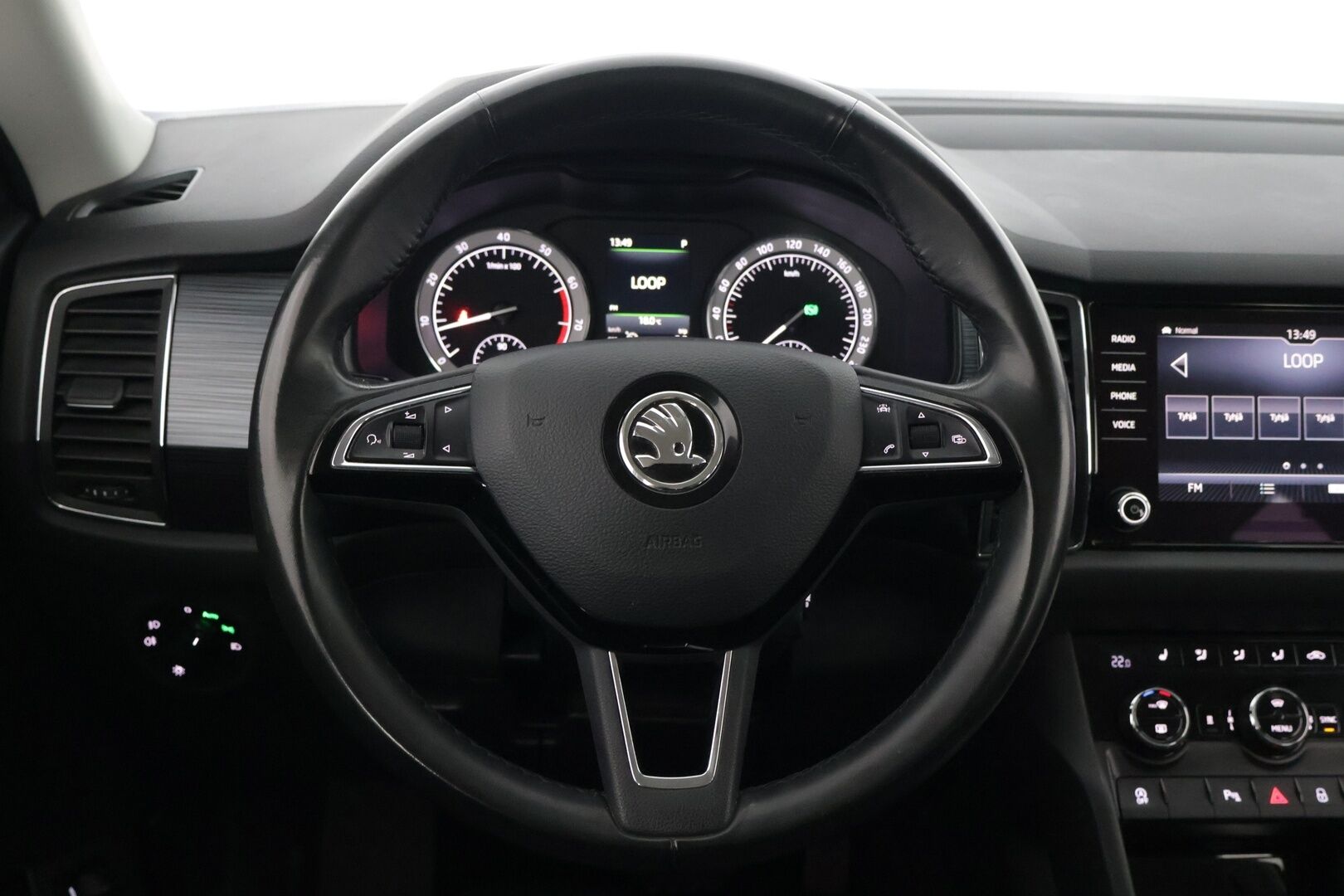 Skoda Kodiaq 2017 1,4 TSI ACT Ambition DSG Autom. / Webasto / Koukku / Tutkat / Sähkökontti - Suomi auto / Vakionopeudensäädin / AppleCarPlay / LED ajovalot / Lämmitettävä ohjauspyörä