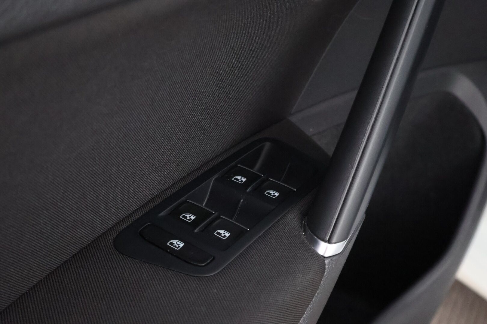Volkswagen Golf 2017 Variant Highline 2,0 TDI 110 kW (150 hv) DSG-automaatti - Suomiauto / Webasto / Adapt.Vakkari / Peruutuskamera / Kangas-Alcantara / Digimittaristo / KeylessGo / Apple&Android / Hyvät Varusteet!