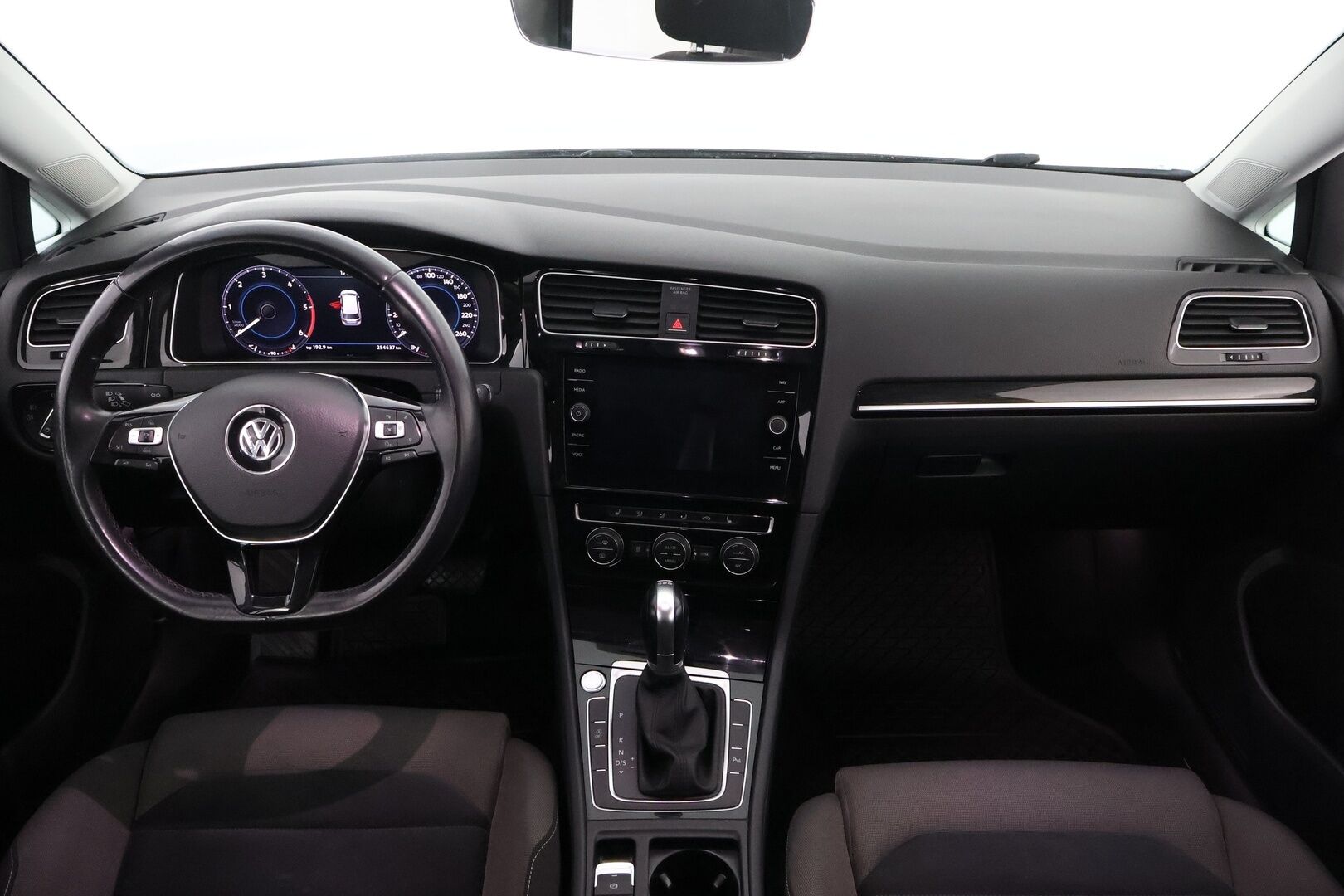 Volkswagen Golf 2017 Variant Highline 2,0 TDI 110 kW (150 hv) DSG-automaatti - Suomiauto / Webasto / Adapt.Vakkari / Peruutuskamera / Kangas-Alcantara / Digimittaristo / KeylessGo / Apple&Android / Hyvät Varusteet!