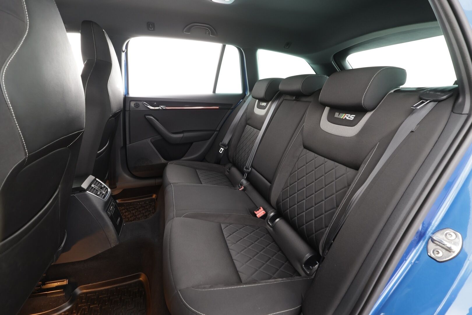 Skoda Octavia 2018 Combi 2,0 TSI RS DSG Autom. * Facelift / Webasto / Adapt.Vakkari / Peruutuskamera / LED / BLIS / KeylessGo - Suomi-auto / Kahdet renkaat - HULLUT JOULUT KORKOTARJOUS 2,49% 