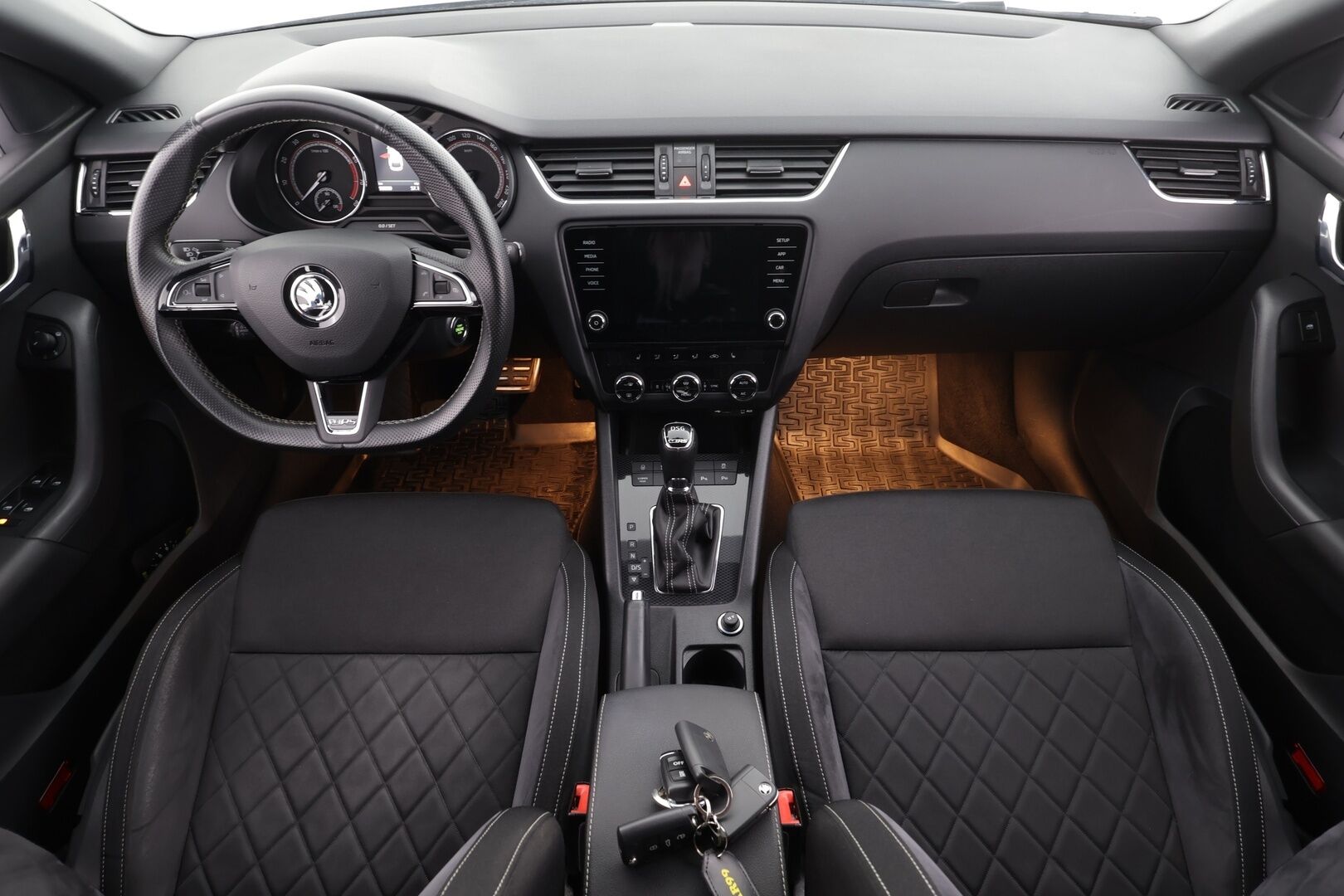 Skoda Octavia 2018 Combi 2,0 TSI RS DSG Autom. * Facelift / Webasto / Adapt.Vakkari / Peruutuskamera / LED / BLIS / KeylessGo - Suomi-auto / Kahdet renkaat - HULLUT JOULUT KORKOTARJOUS 2,49% 