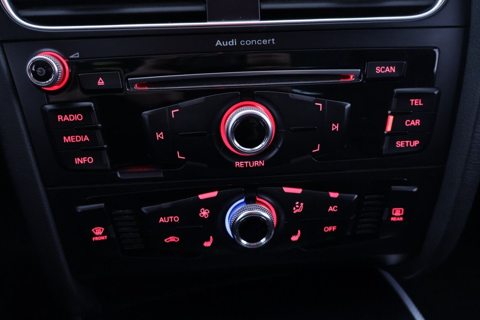Audi A4 2012 Avant 2,0 TDI 120 kW *Myydään Huutokaupat.comissa!* - | LED | Vähän ajettu! | Siisti! | Vakkari | Keyless | Tutkat | 2x Avaimet sekä renkaat! | HUUTOKAUPAT.COM! |