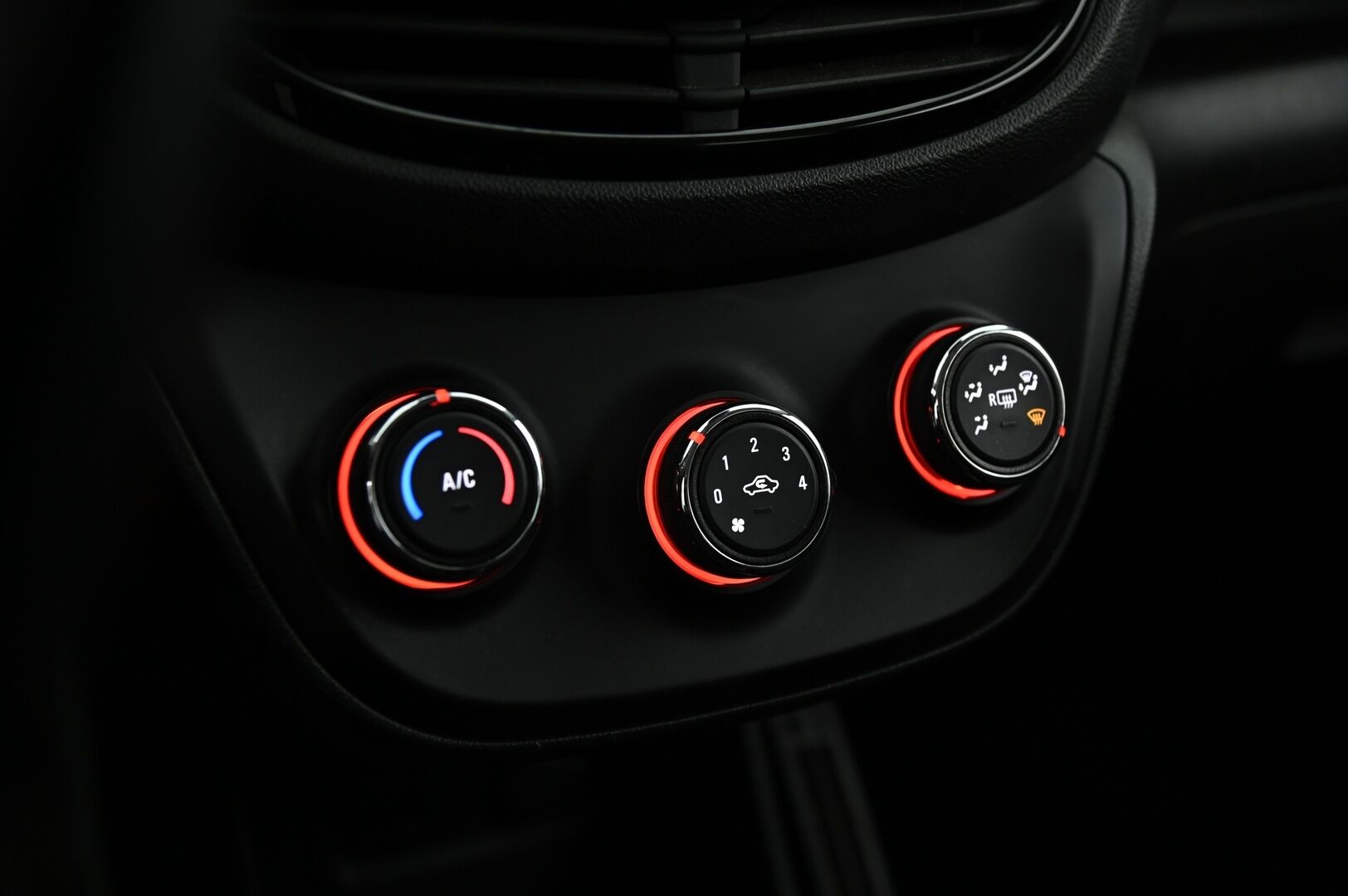 Opel Karl 2017 5-ov Rocks 1,0 ecoFLEX *Myydään Huutokaupat!*