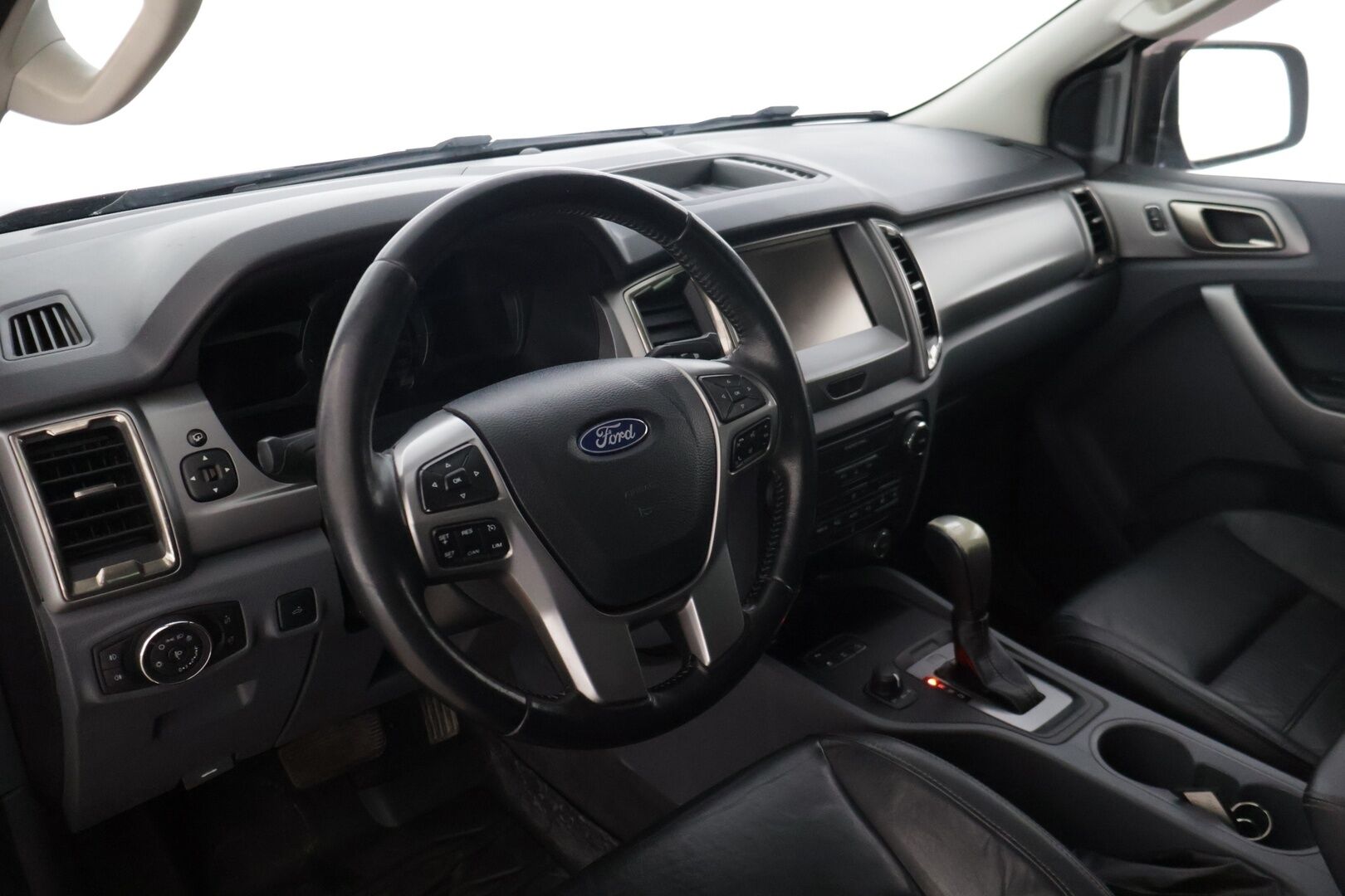 Ford Ranger 2017 Double Cab 3,2TDCi 200 hv Limited 4x4 * Vetokoukku / Peruutuskamera / Lohkolämmitin / Lämm. tuulilasi / Nahkasisusta * - Rekisteröity pakettiautoksi / 3500kg vetomassa