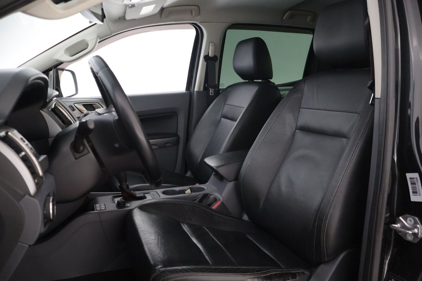 Ford Ranger 2017 Double Cab 3,2TDCi 200 hv Limited 4x4 * Vetokoukku / Peruutuskamera / Lohkolämmitin / Lämm. tuulilasi / Nahkasisusta * - Rekisteröity pakettiautoksi / 3500kg vetomassa