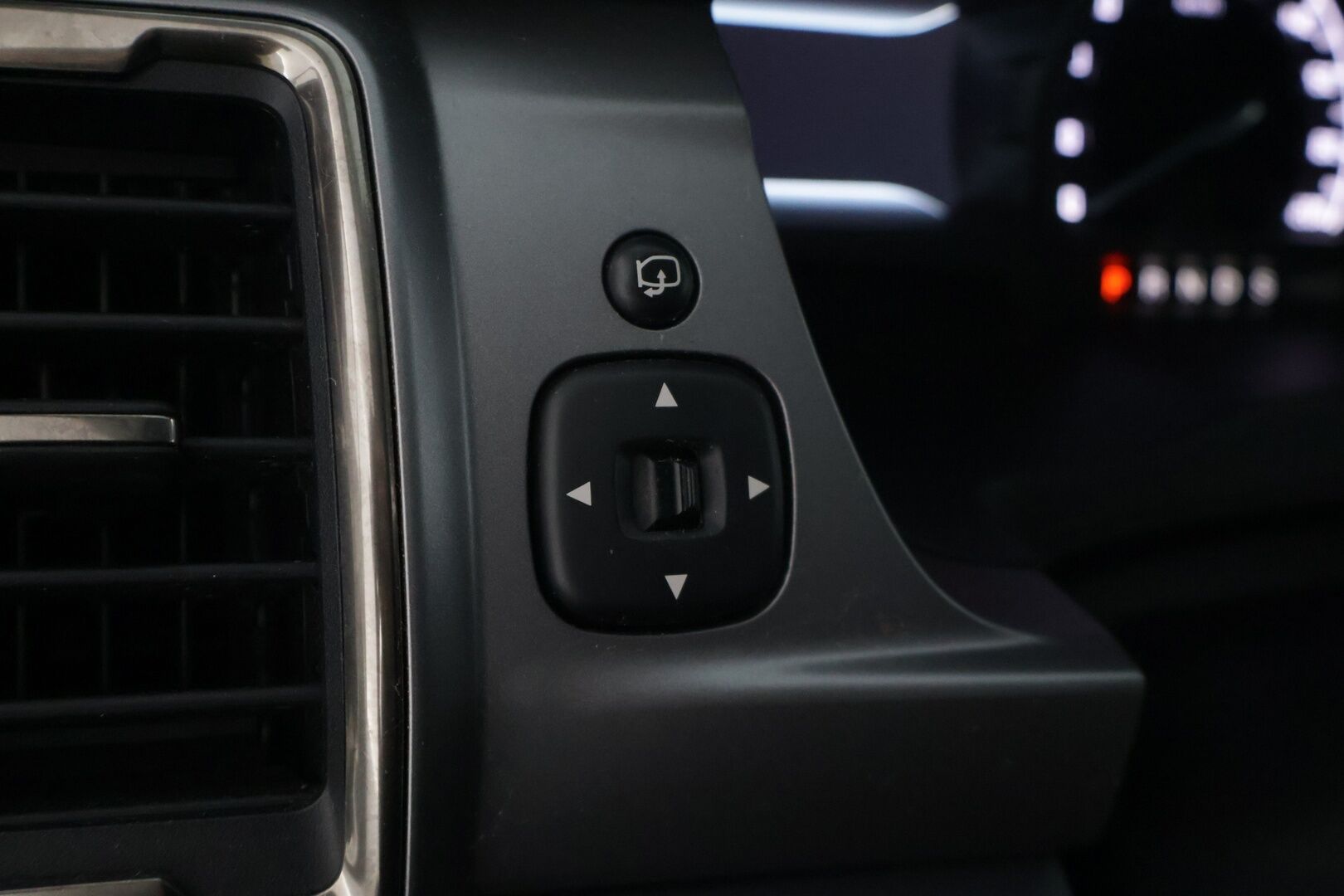 Ford Ranger 2017 Double Cab 3,2TDCi 200 hv Limited 4x4 * Vetokoukku / Peruutuskamera / Lohkolämmitin / Lämm. tuulilasi / Nahkasisusta * - Rekisteröity pakettiautoksi / 3500kg vetomassa