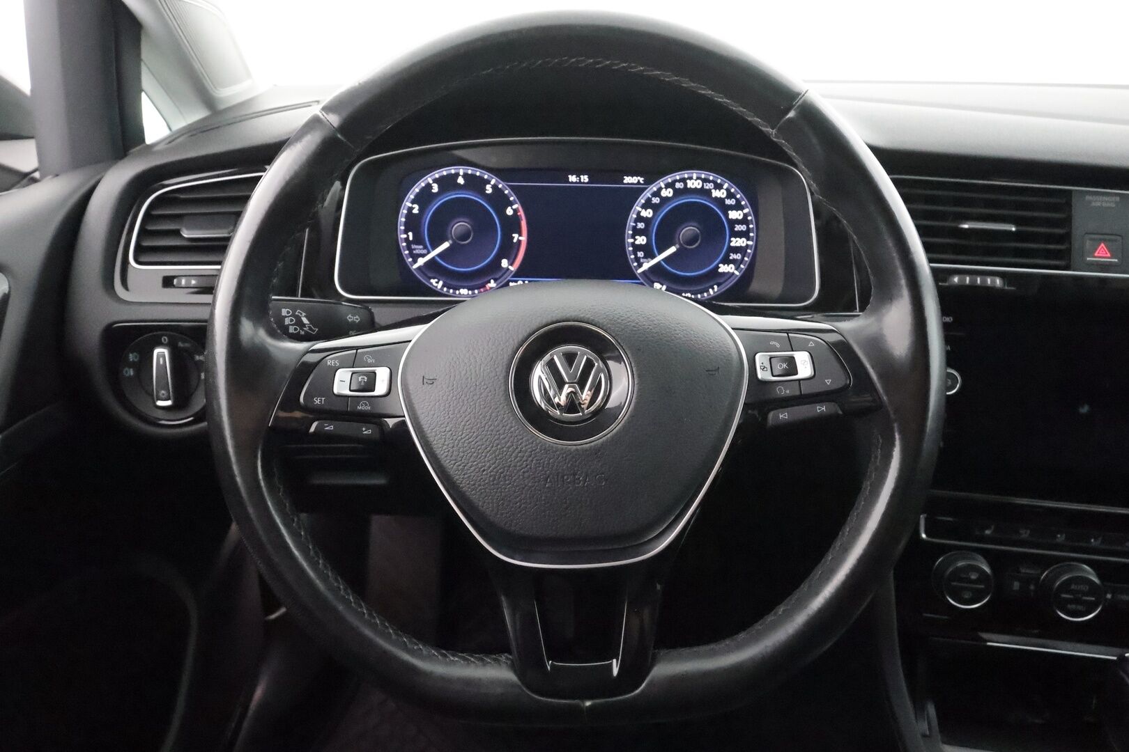 Volkswagen Golf 2017 Variant Highline 1,4 TSI 110 kW (150 hv) DSG-automaatti - | ACC | Webasto | Koukku | Digimittaristo | P.kamera | Navi | LED | Keyless | Apple & Android | Front Assist | 2x renkaat aluin | Suomiauto |