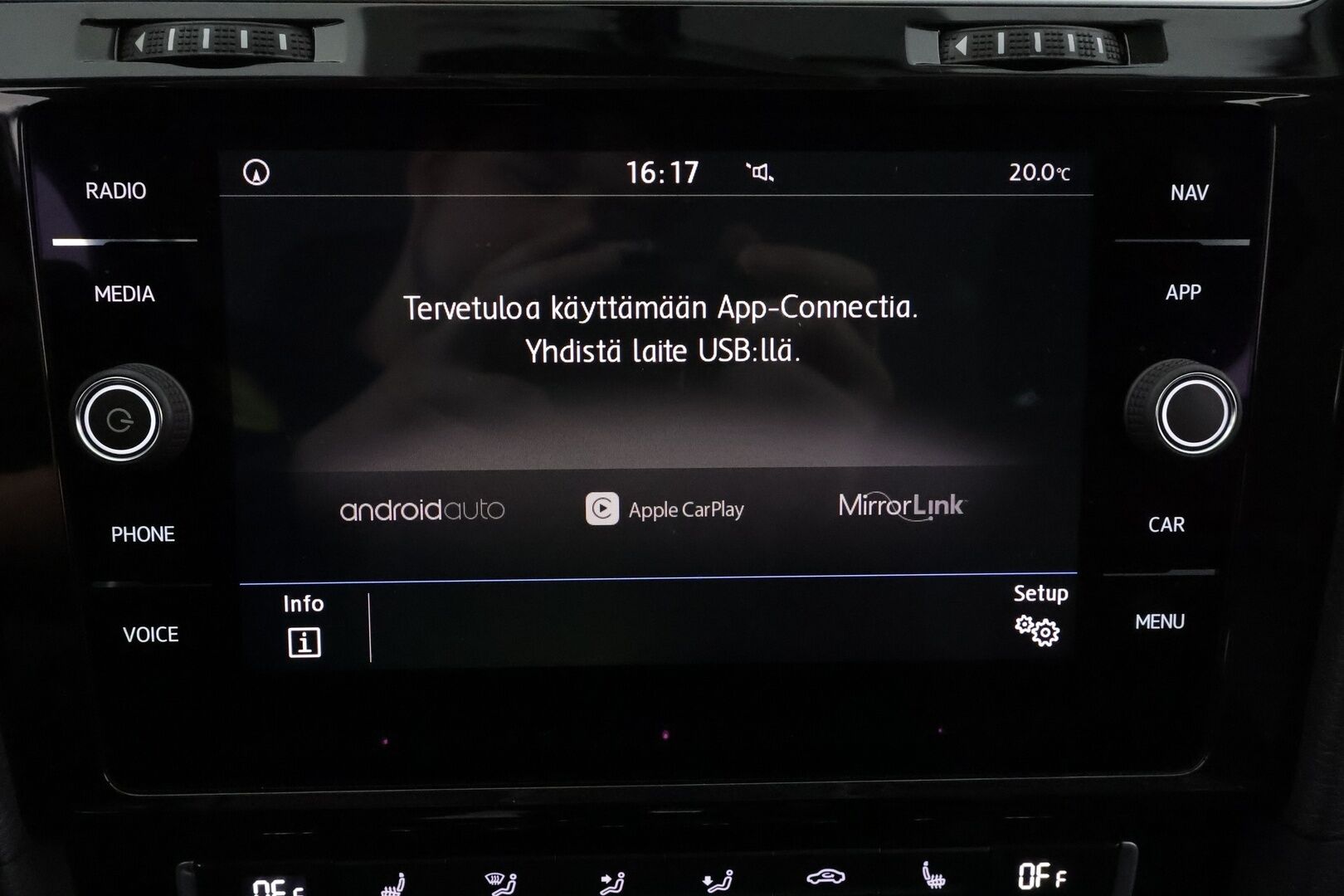 Volkswagen Golf 2017 Variant Highline 1,4 TSI 110 kW (150 hv) DSG-automaatti - | ACC | Webasto | Koukku | Digimittaristo | P.kamera | Navi | LED | Keyless | Apple & Android | Front Assist | 2x renkaat aluin | Suomiauto |