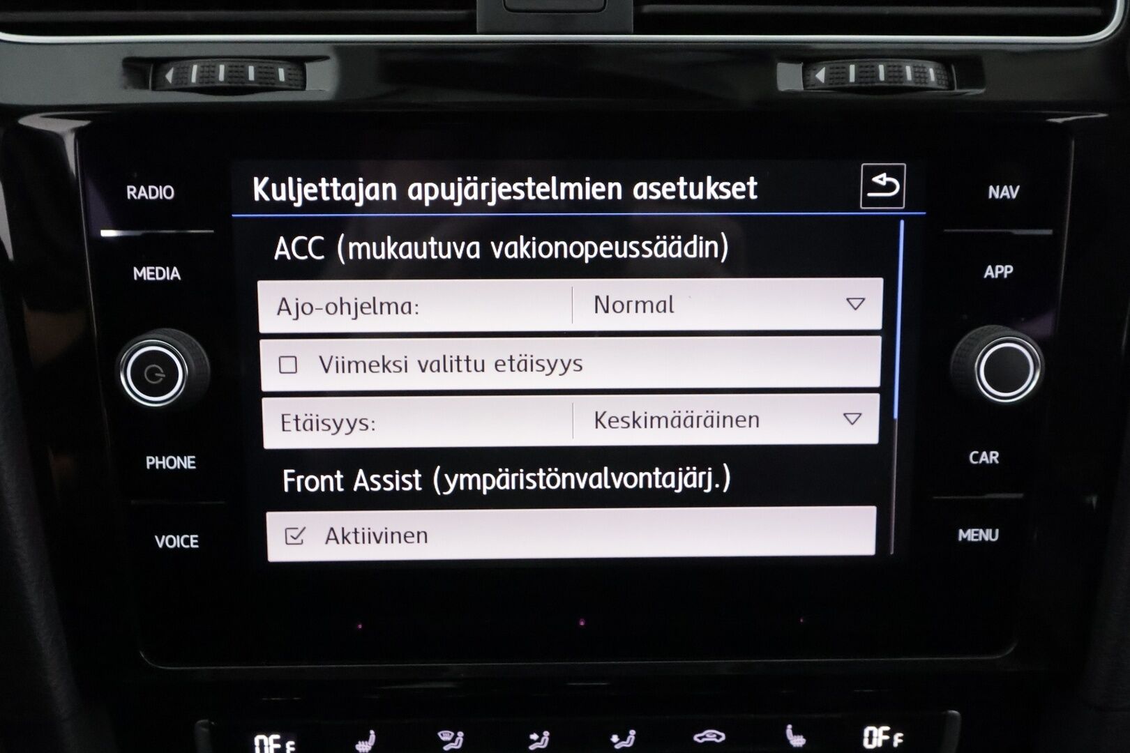 Volkswagen Golf 2017 Variant Highline 1,4 TSI 110 kW (150 hv) DSG-automaatti - | ACC | Webasto | Koukku | Digimittaristo | P.kamera | Navi | LED | Keyless | Apple & Android | Front Assist | 2x renkaat aluin | Suomiauto |