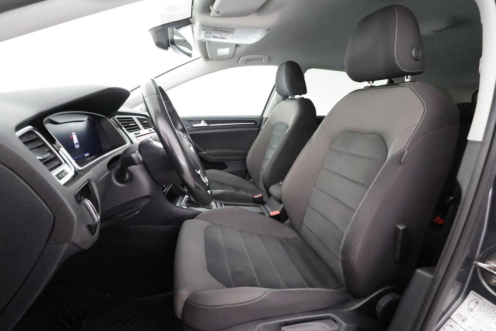 Volkswagen Golf 2017 Variant Highline 1,4 TSI 110 kW (150 hv) DSG-automaatti - | ACC | Webasto | Koukku | Digimittaristo | P.kamera | Navi | LED | Keyless | Apple & Android | Front Assist | 2x renkaat aluin | Suomiauto |