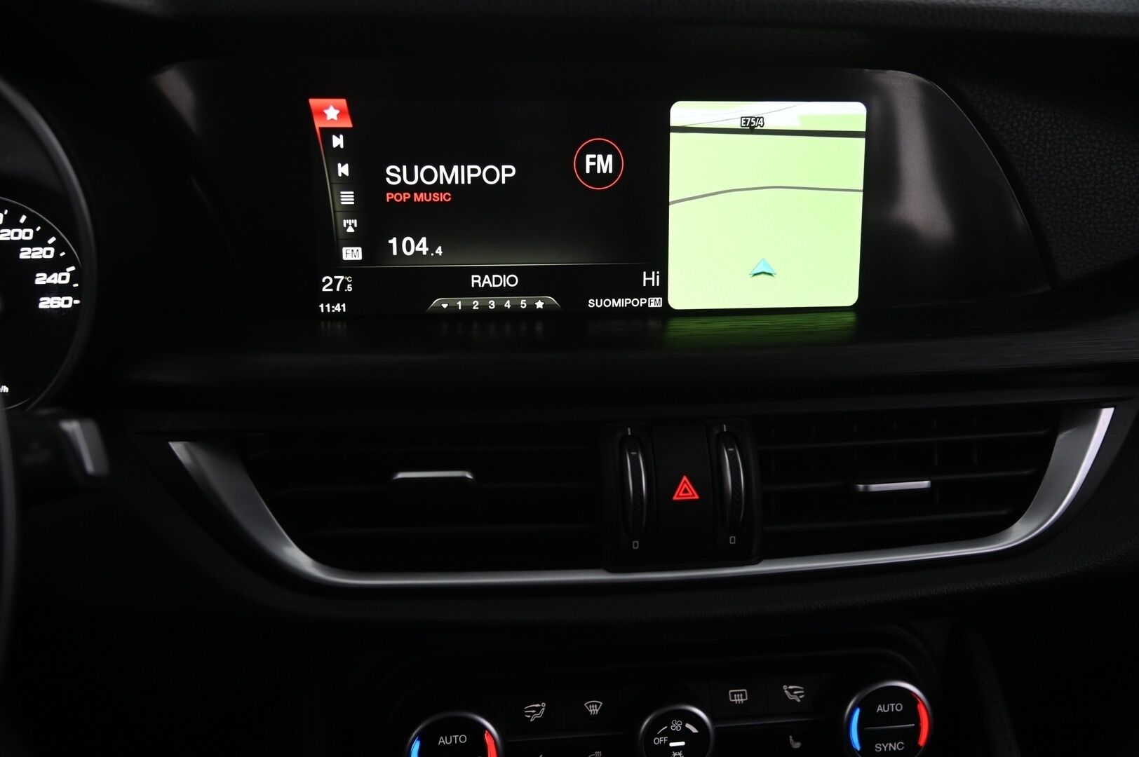 Alfa Romeo Stelvio 2019 2,2 Diesel 210hp AT8 AWD Super - Muistipenkki | Keyless | Kamera | Suomiauto | Lohko | Ratinlämmitin | 2x alut | S-kontti - KORKO VAIN 3,99 %