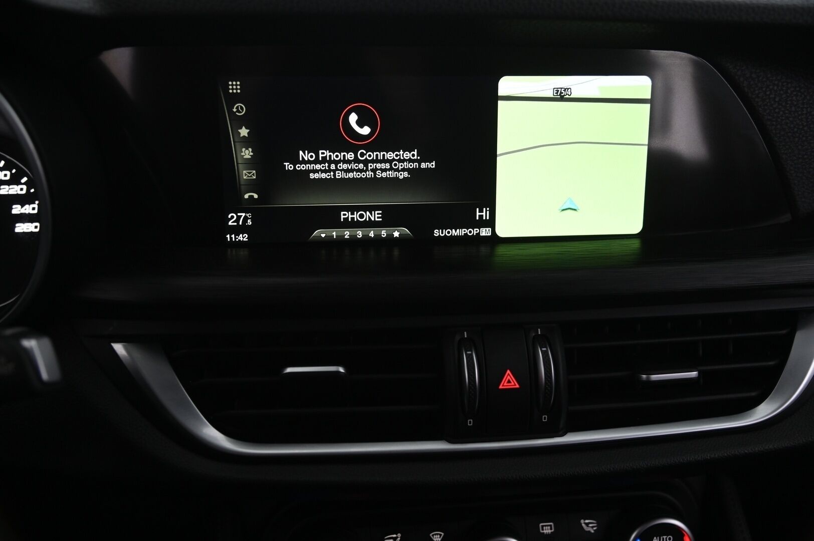 Alfa Romeo Stelvio 2019 2,2 Diesel 210hp AT8 AWD Super - Muistipenkki | Keyless | Kamera | Suomiauto | Lohko | Ratinlämmitin | 2x alut | S-kontti - KORKO VAIN 3,99 %
