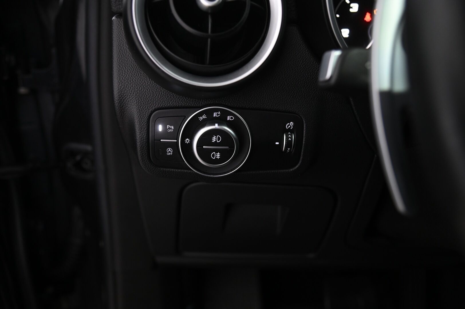 Alfa Romeo Stelvio 2019 2,2 Diesel 210hp AT8 AWD Super - Muistipenkki | Keyless | Kamera | Suomiauto | Lohko | Ratinlämmitin | 2x alut | S-kontti - KORKO VAIN 3,99 %