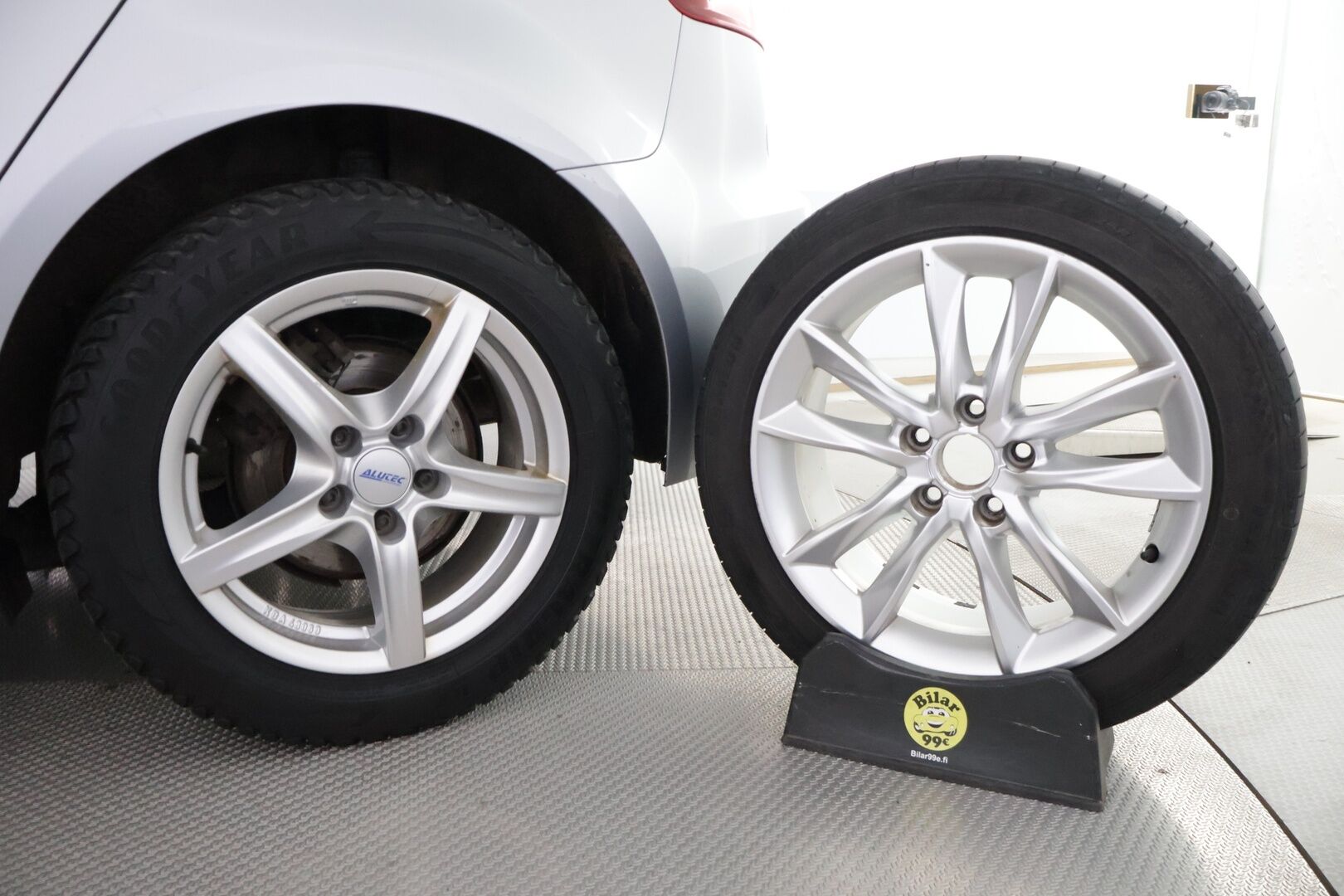 Audi A3 2018 1.6 TDI Sportback Business ** Suomi-Auto / Siisti! / Vakkari / Nahka-Alcantara - Taloudellinen / Facelift / Huippu renkaat - HULLUT AVAJAISHULINAT KORKOTARJOUS 3,29 %