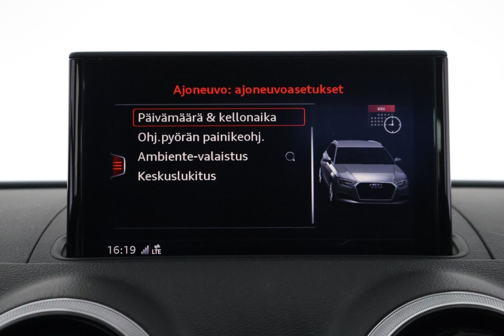 Audi A3 2018 A3 Sportback Business - Suomi-Auto / Siisti! / Vakkari / Nahka-Alcantara - HULLU BLACKWEEK KORKOTARJOUS 2,49%